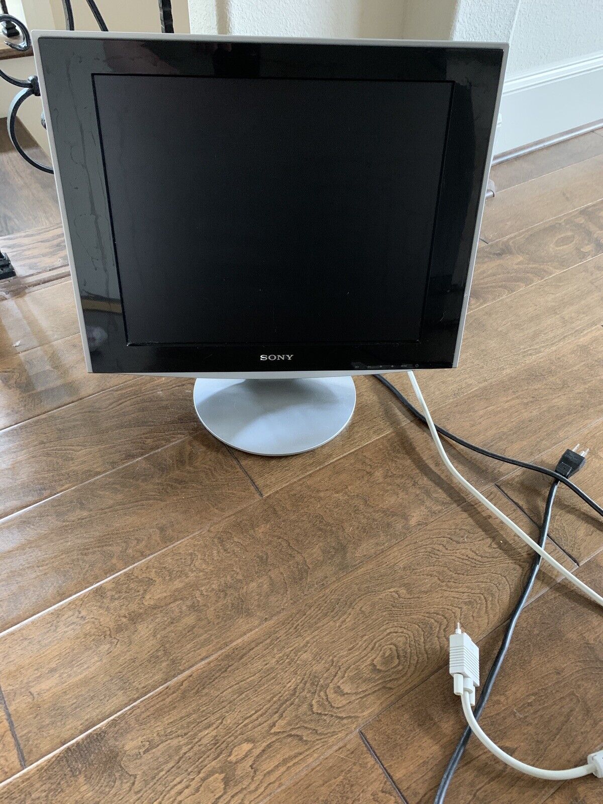 Pick Up In Houston TX Only.  No Shipping.     Sony SDM-HS73 LCD Monitor