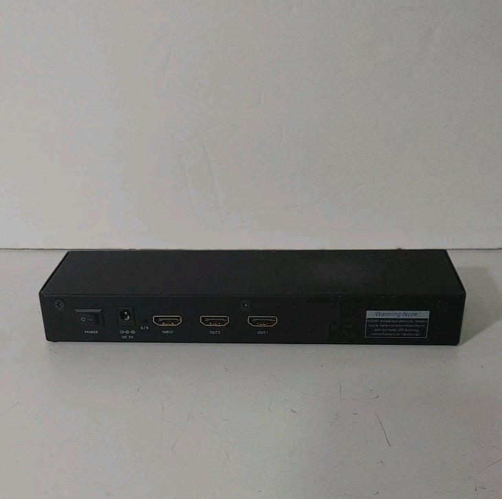 C2G 40471 TruLink 2 Port HDMI Splitter 4K. Gently Used With Power Supply 