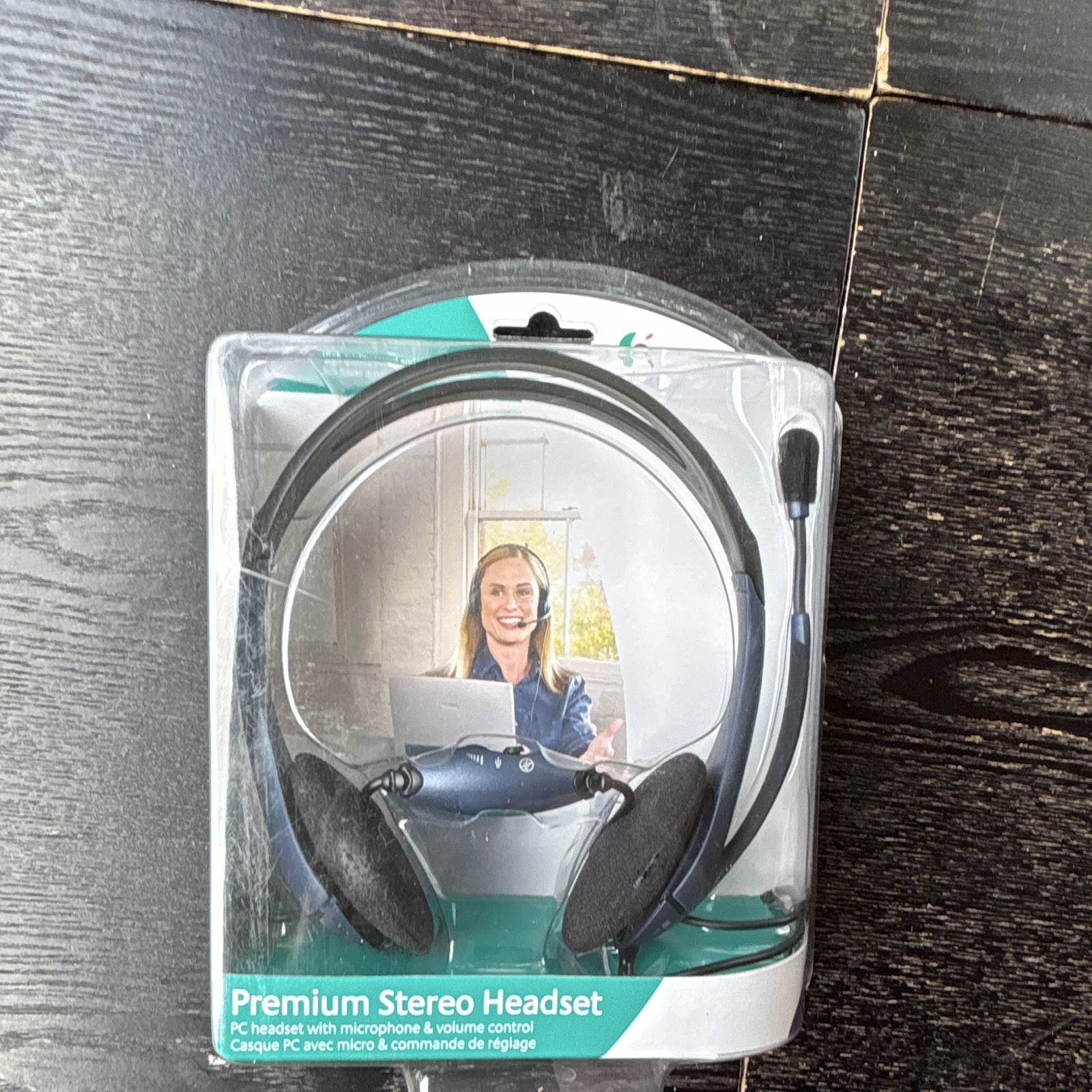 Logitech Premium Stereo Headset Noise Cancel Mute/Volume 3.5mm Boom 2m