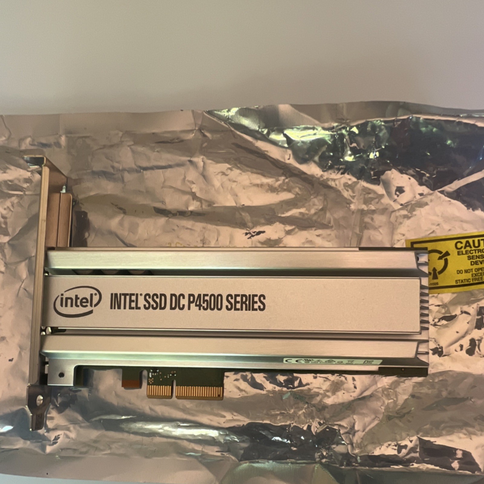 Intel SSD DC P4500 Series 4TB PCIe NVMe HHHL Internal SSD SSDPEDKX040T7  G2U