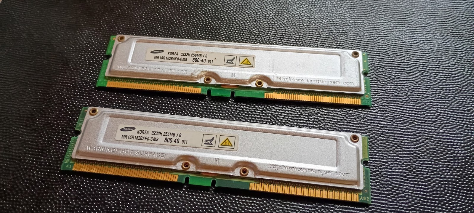 2 Matching Samsung Rambus Memory 256MB/8 MR16R1628AF0-CM8 800-40