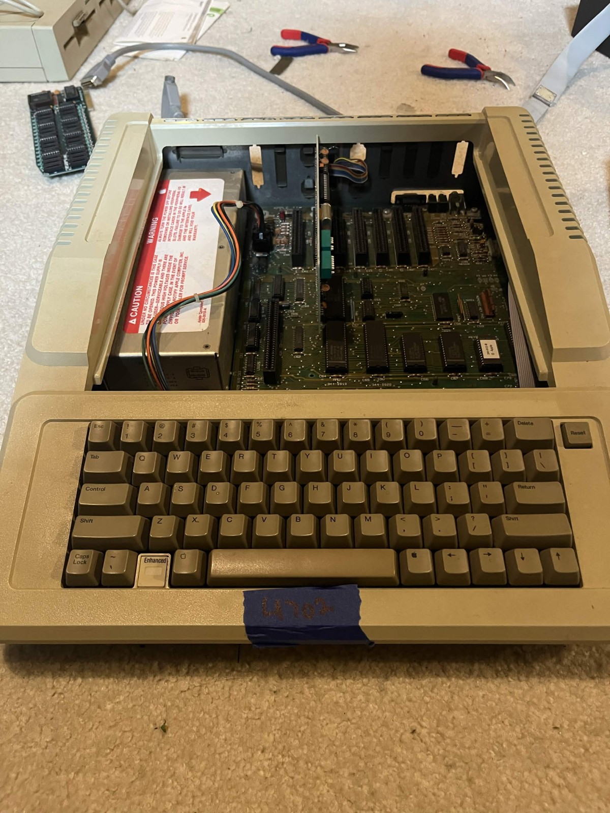 Apple IIe Vintage Home Computer Model Apple IIe  |Turns On