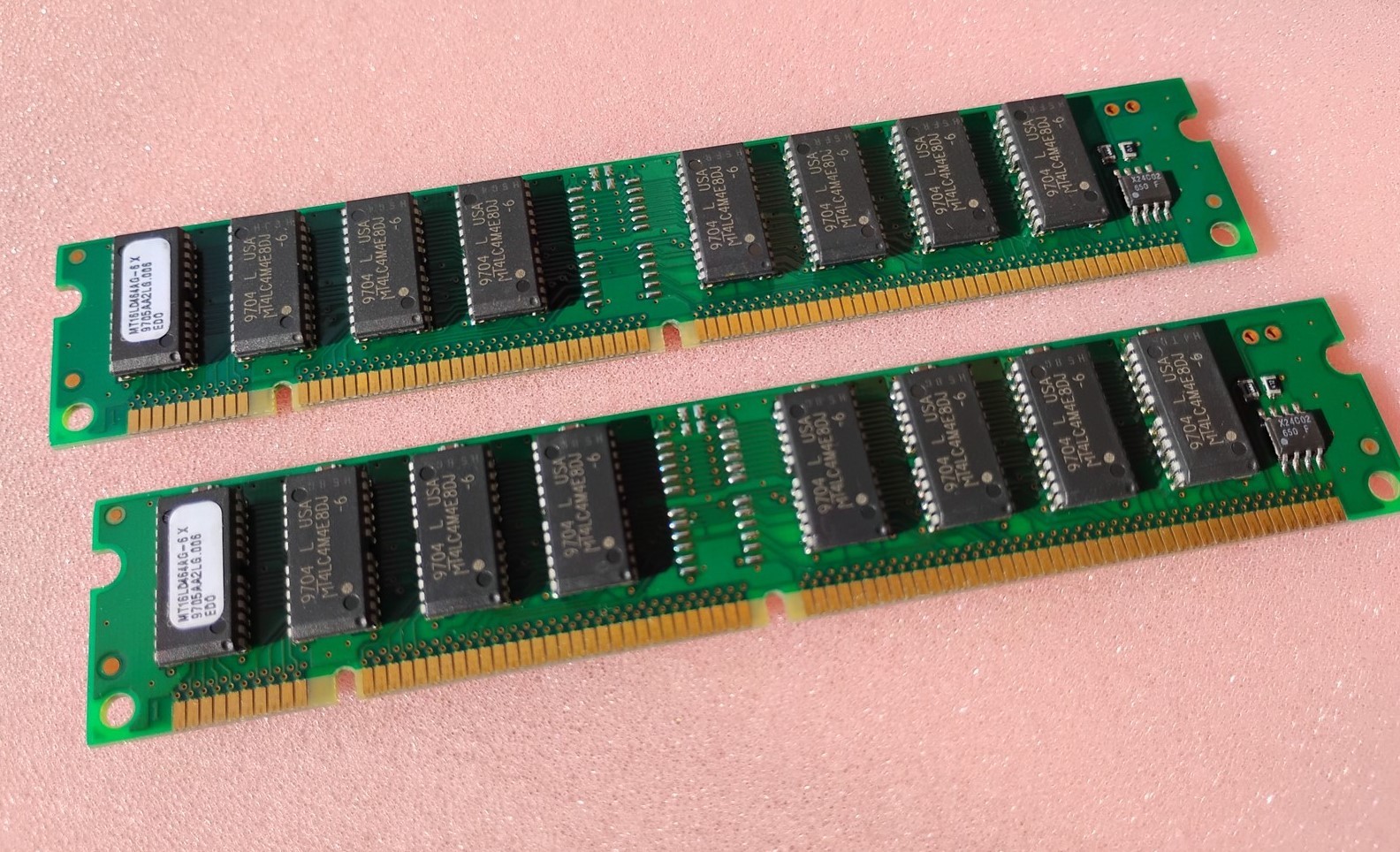 64MB Kit 2x32MB 168 Pin 3.3V EDO DIMM 60ns Non ECC Unbuffered Desktop RAM #HS74