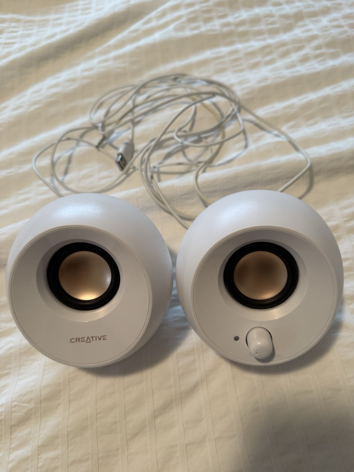 Creative Labs 2.0 USB Powered Desktop Speakers - White
