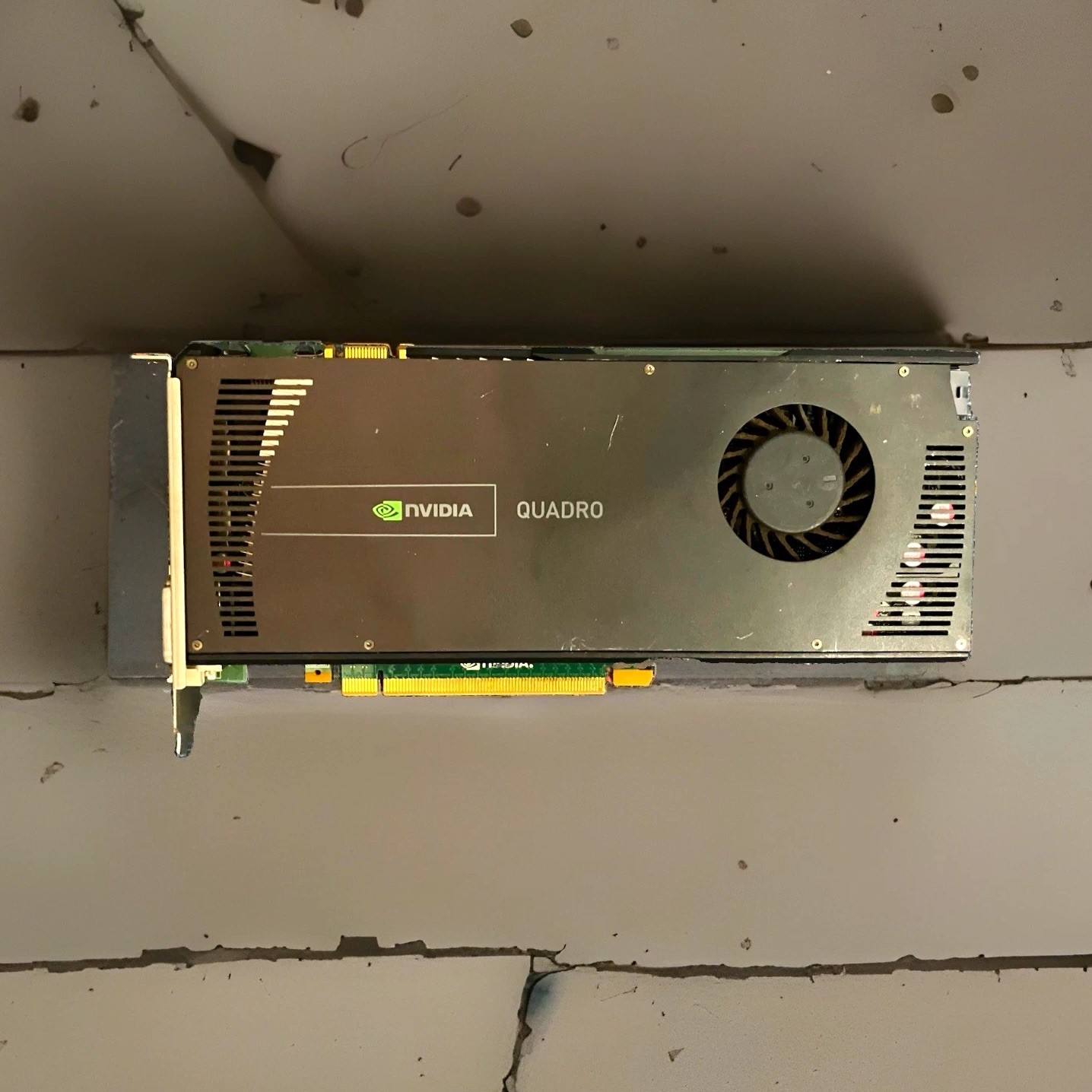 NVIDIA Quadro 4000 PCIe x16 Graphics Card 2x DP DVI 6-Pin Power