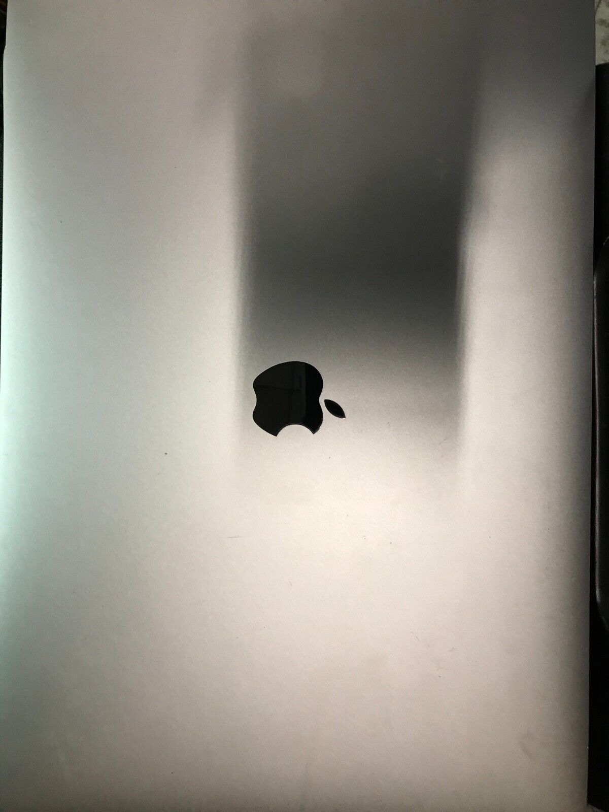 2020 MacBook AIR  AS IS PARTS  EVERYTHING, LCD, BATTERY, TRACKPAD, NO POWER