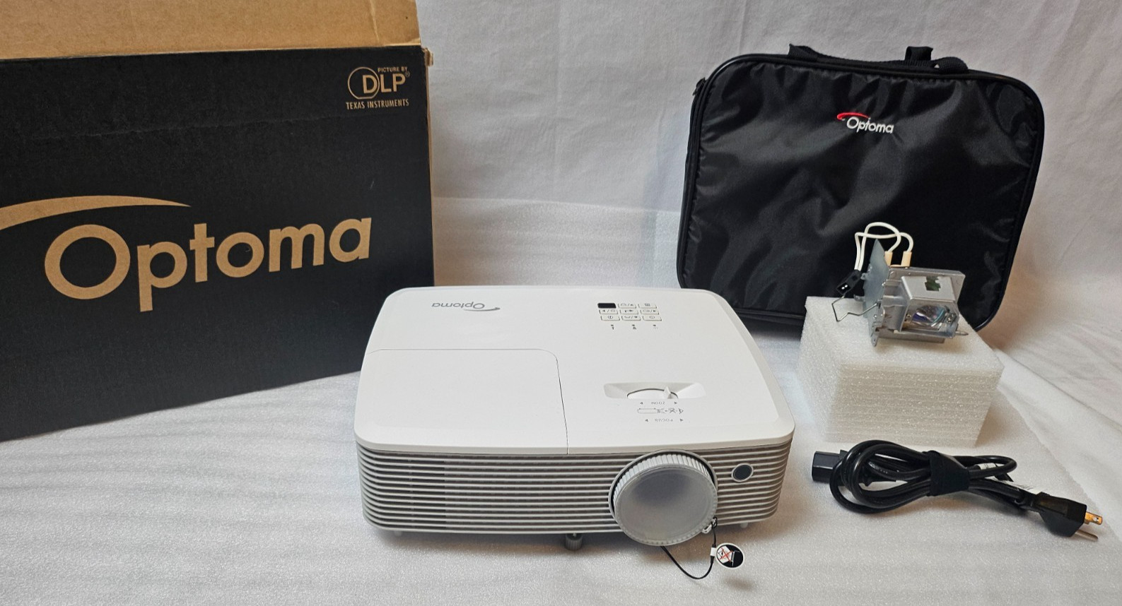 Optoma W331  DLP Projector | 3300 Lumens | 1280×800 | HDMI | Very Good