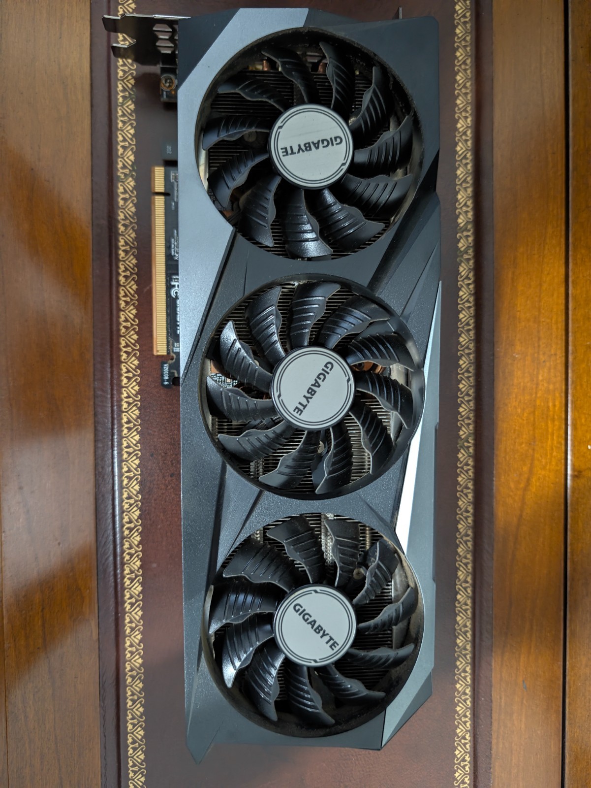 GIGABYTE AMD Radeon RX 6800 GAMING OC 16GB GDDR6 Graphic Card