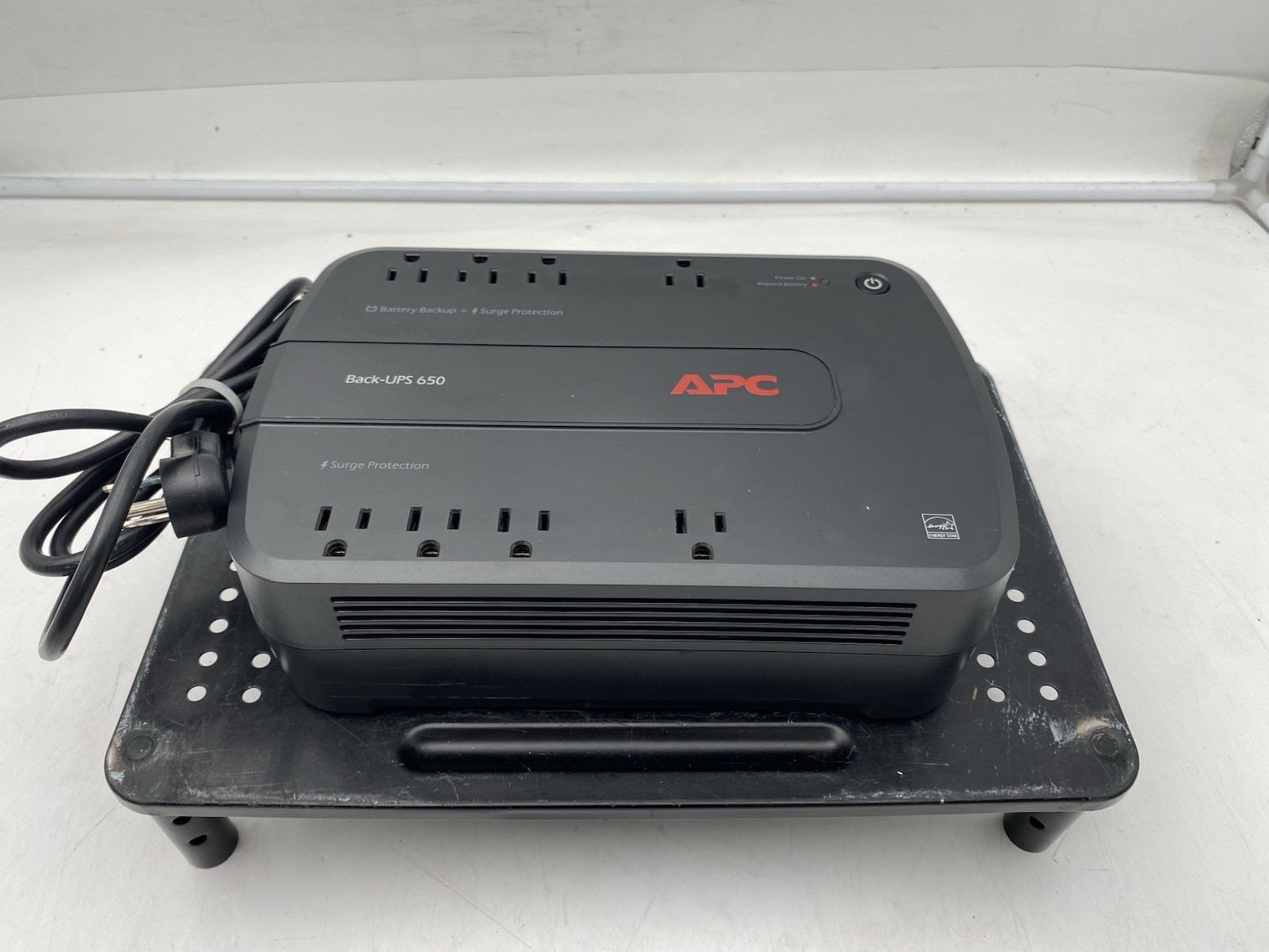 APC Back-UPS 650VA / 390W Battery Backup & Surge Protector BE650G1
