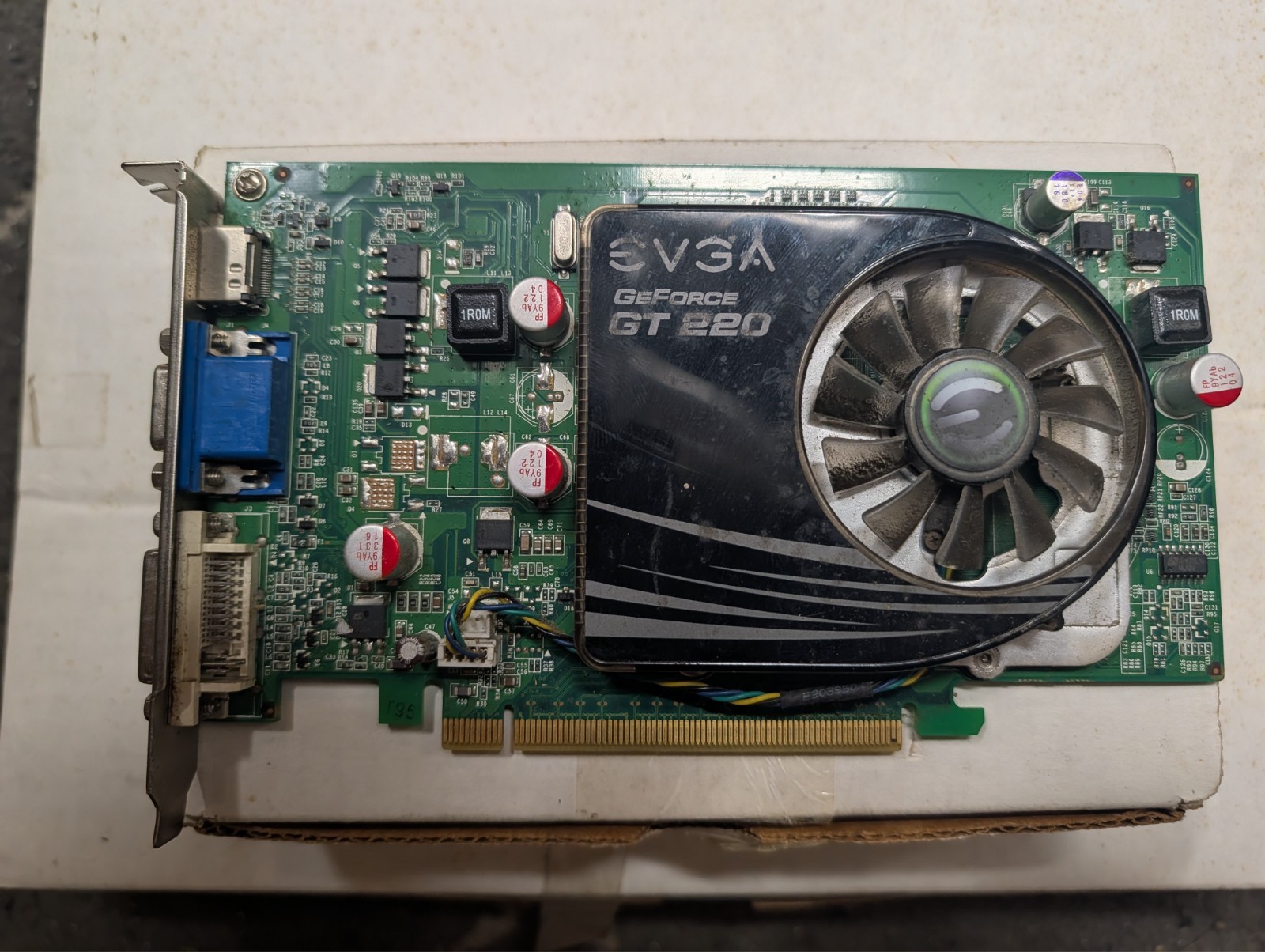 EVGA NVIDIA GeForce GT 220 1GB DDR3 PCI-E Graphics Card 01G-P3-1226-LR TESTED