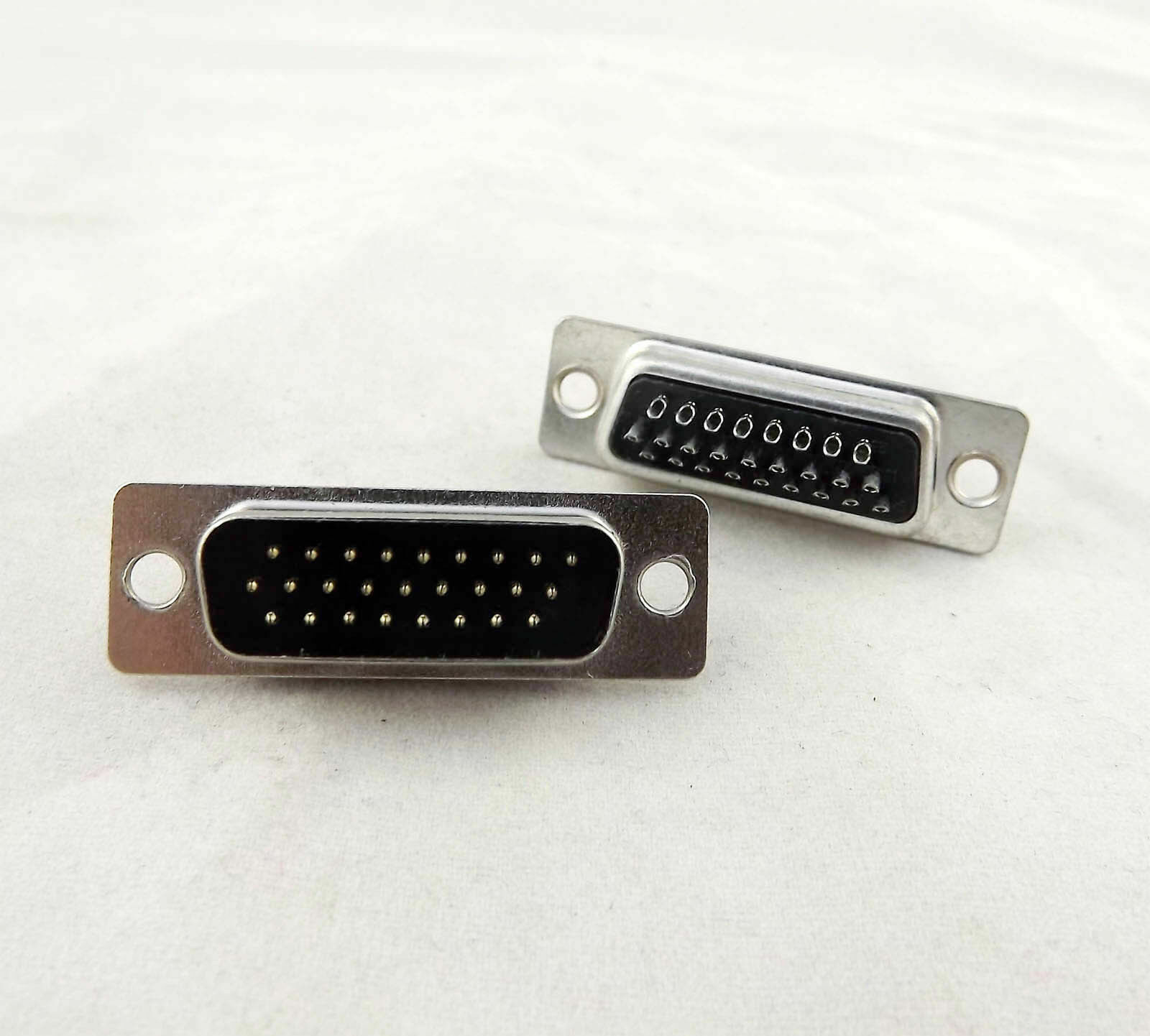 100x D-SUB DB26 26 Pin Male Straight Solder Type Adapter Connector 3 Rows DB26M