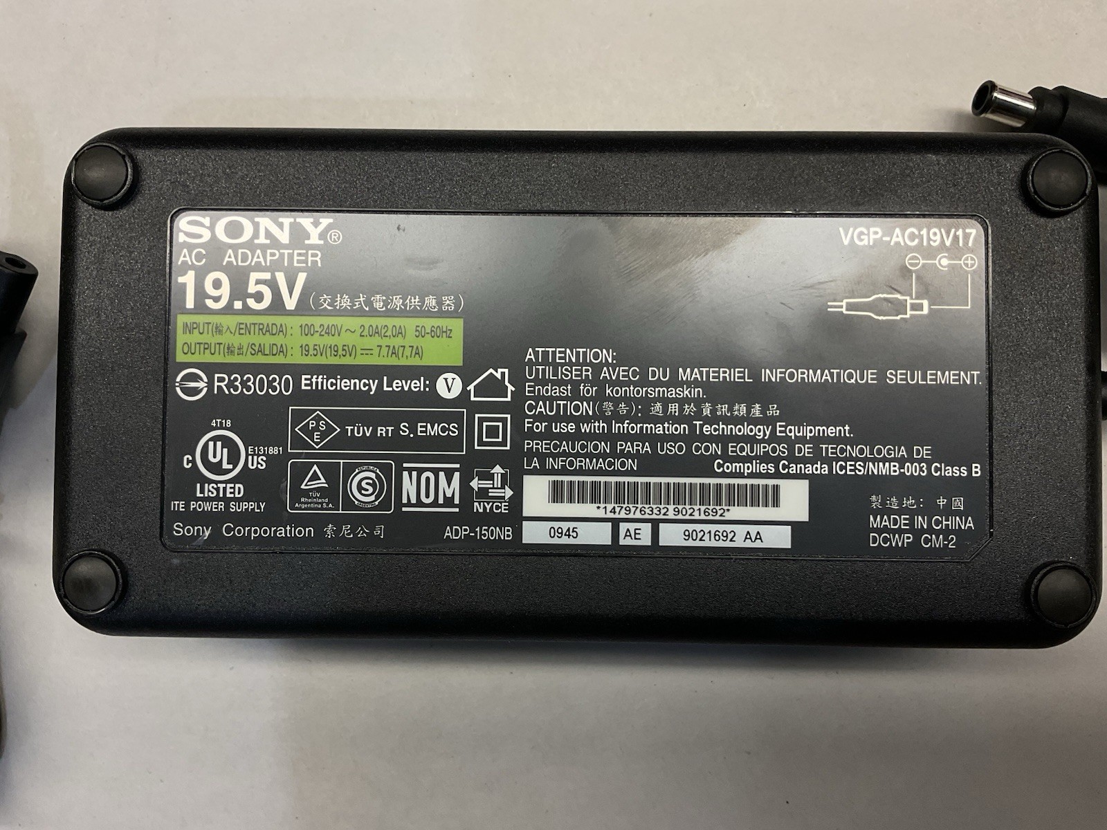 Sony VGP-AC19V17 AC Adapter 19.5V 7.7A 150W Genuine OEM Power Supply Cord