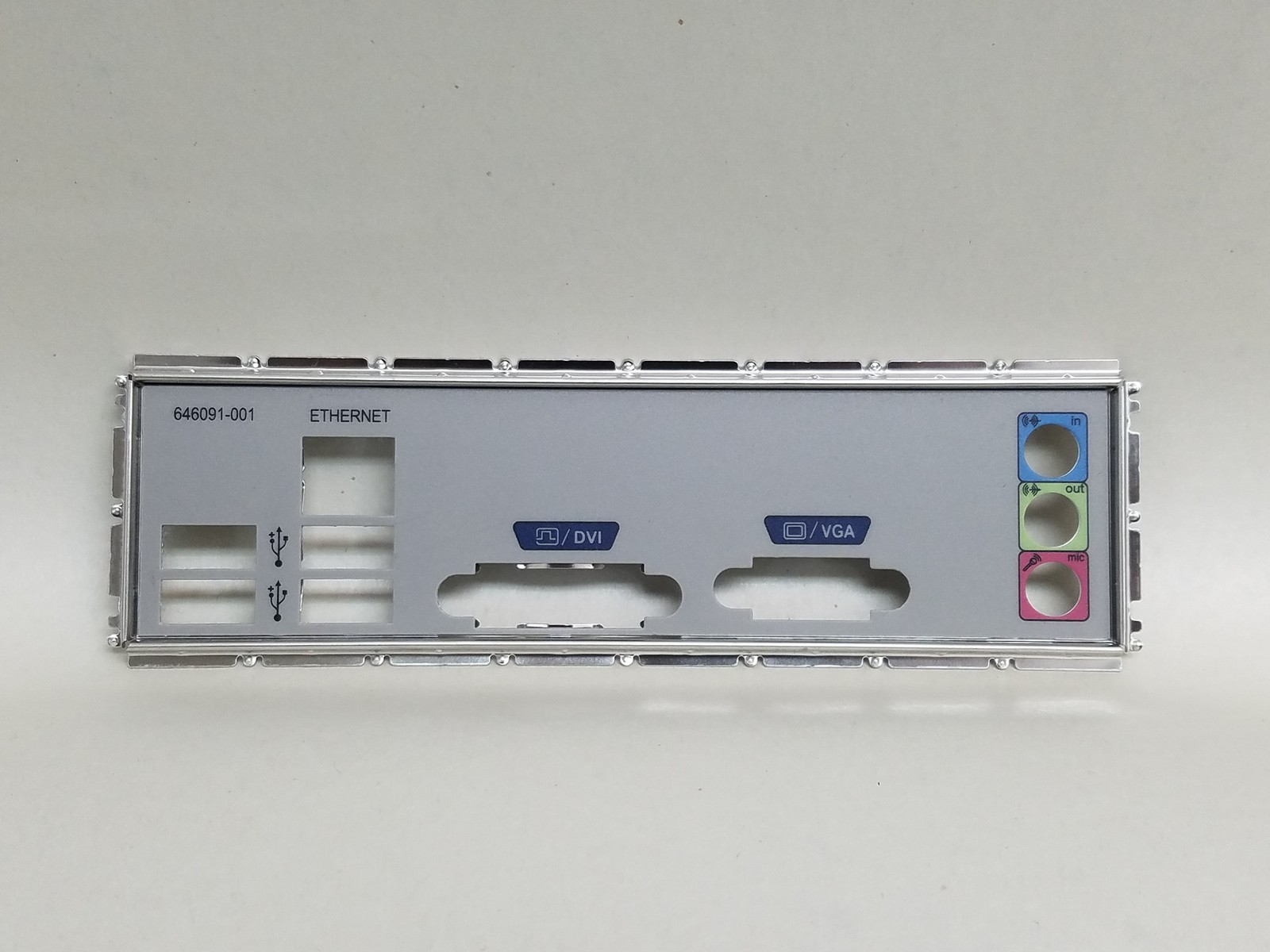 HP I/O Shield For Pro 3500 Desktop Motherboards - 696234-001