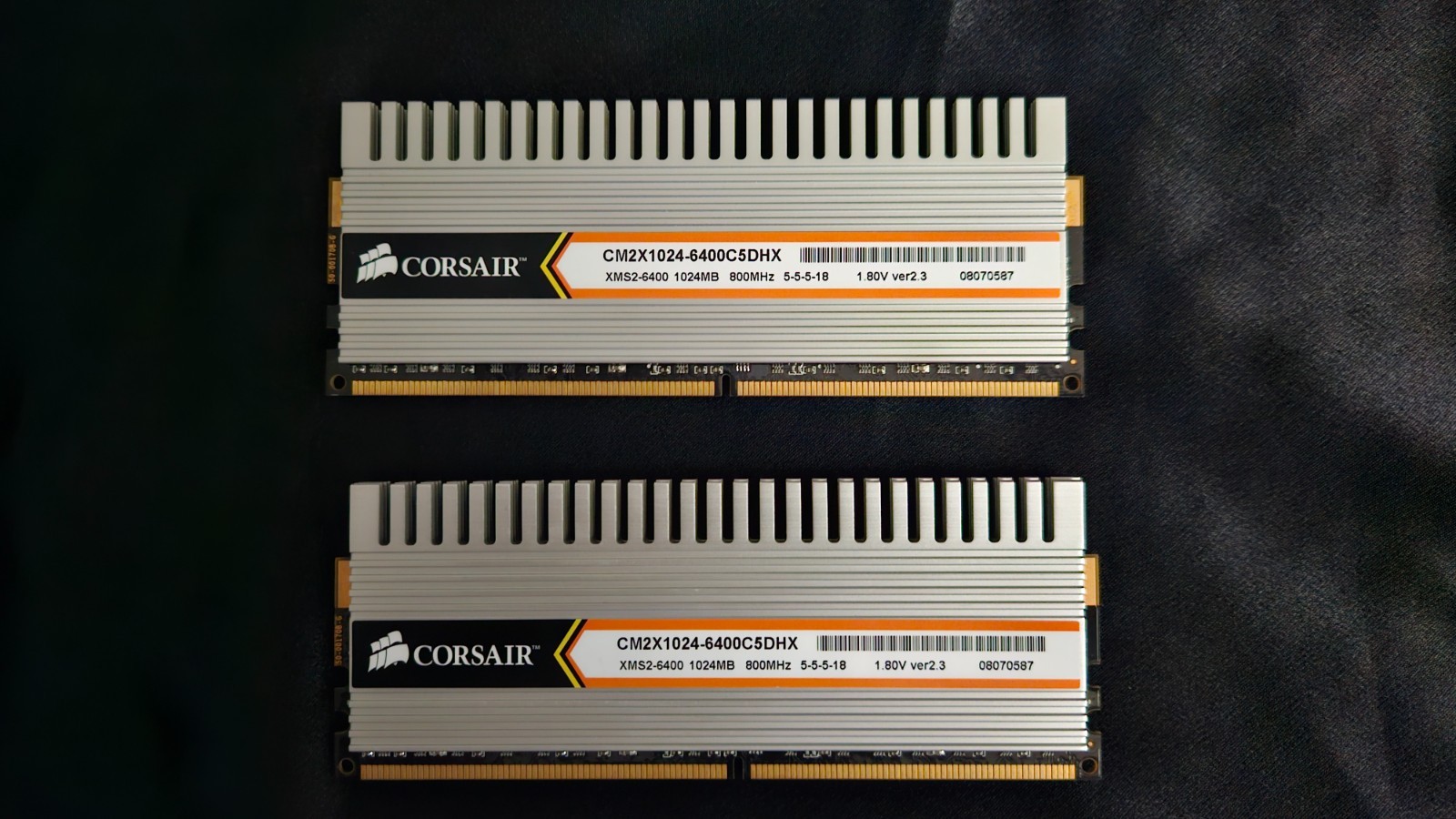Corsair XMS2 2-1GB Sticks 800MHz DDR2 PC2-6400 RAM Memory CM2X1024-6400C5DHX