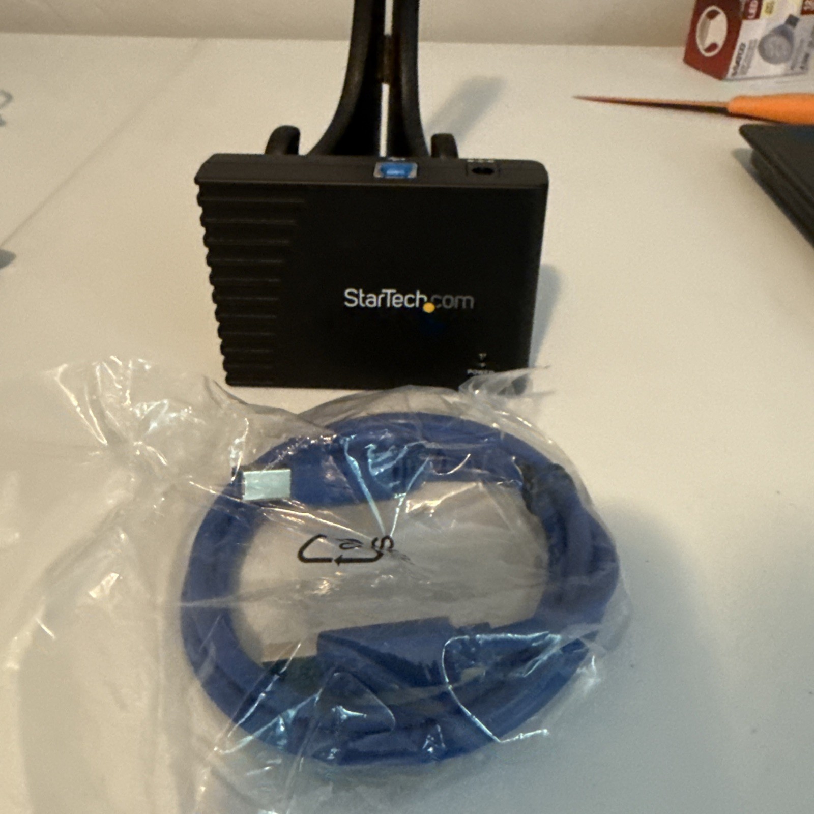 STARTECH SUPERSPEED 4-PORT USB 3.0 HUB, IN BOX BLACK ST4300USB3GB With Cable