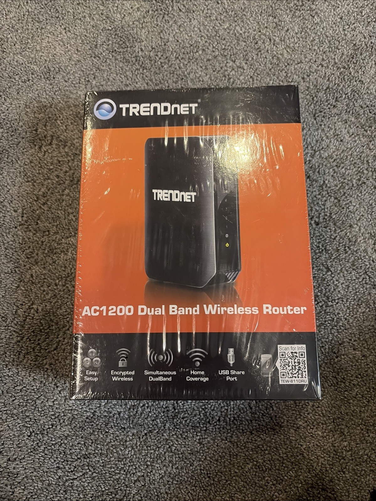 NEW TRENDnet TEW-811DRU 300 Mbps 4-Port Gigabit Wireless N Router (TEW811DRU)
