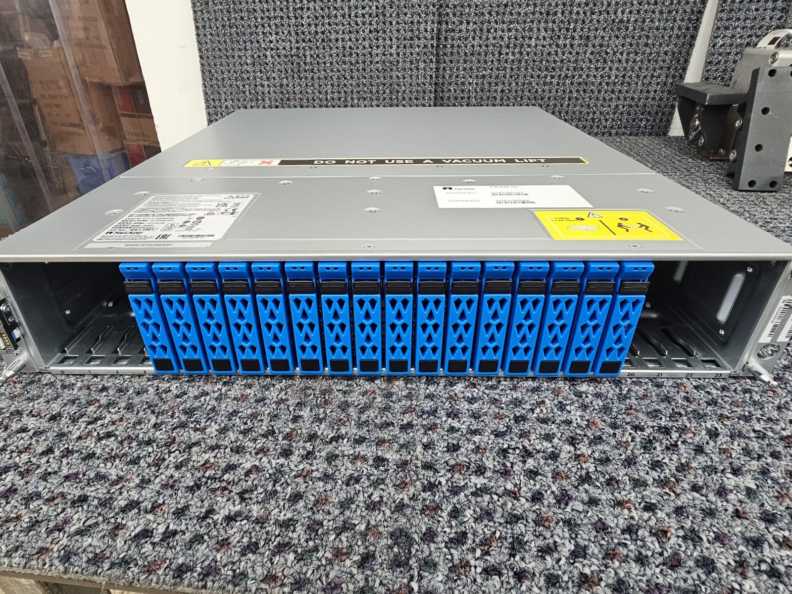 Title: NetApp ASA-C30 HA 2x Controllers 128GB 100GbE 25GbE 2x960GB NVMe Rails SF