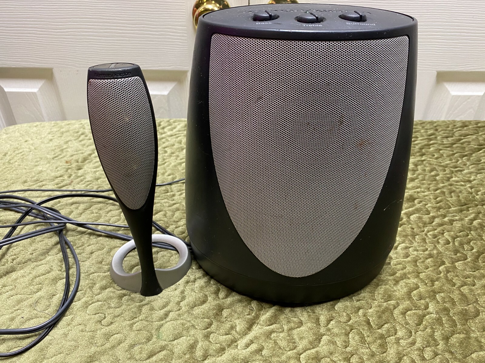 HARMAN KARDON SUBWOOFER AND SPEAKER MODEL HK695-01 