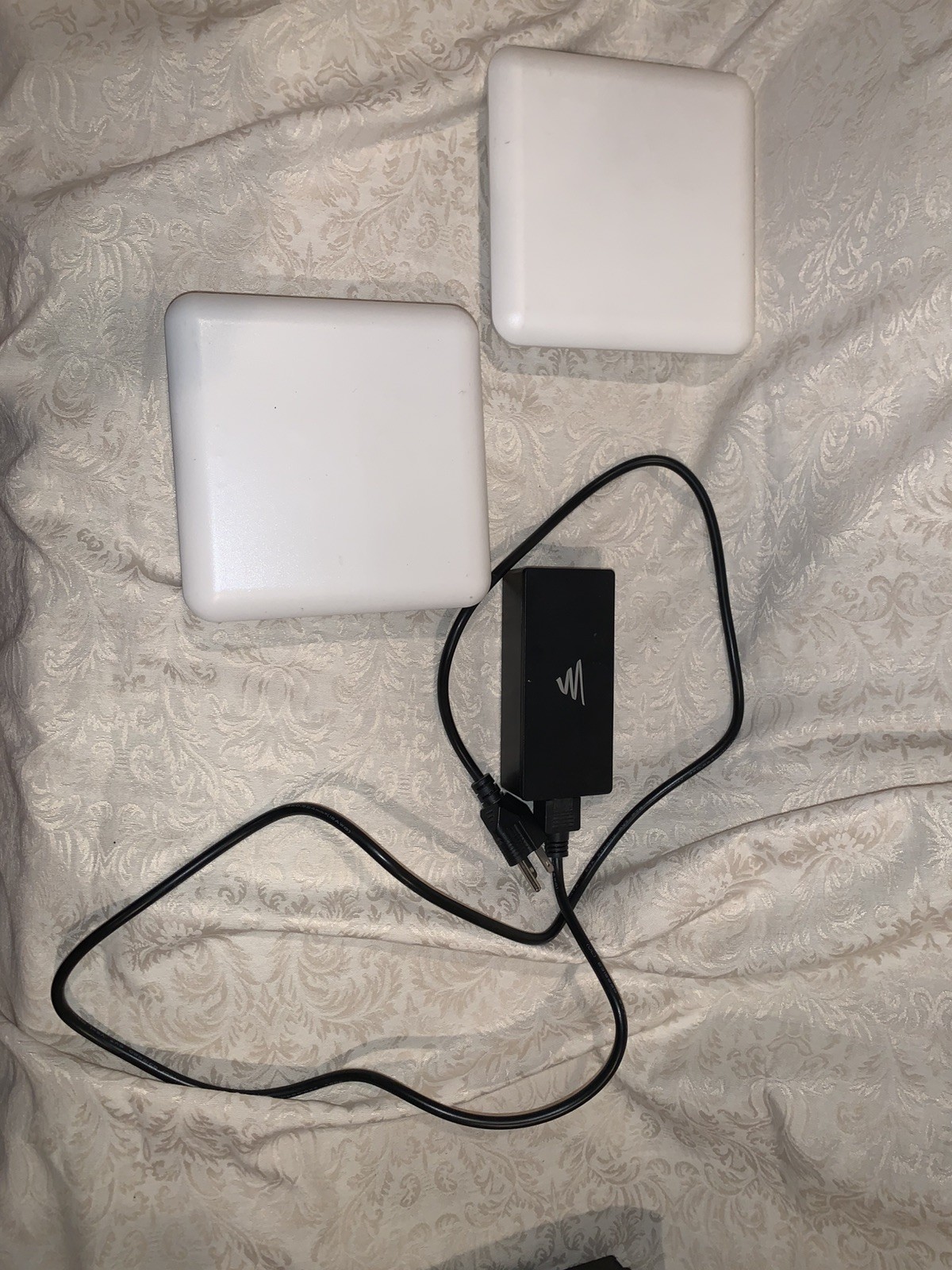2x Luxul XAP-810 AC1200 Wireless Access Point + XPE-2500 PoE Injector