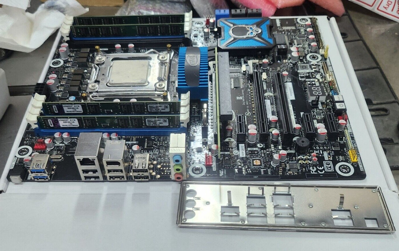 Intel DX79TO Extreme Series LGA 2011 Motherboard w/i7-3820 CPU, 32GB & I/O Plate