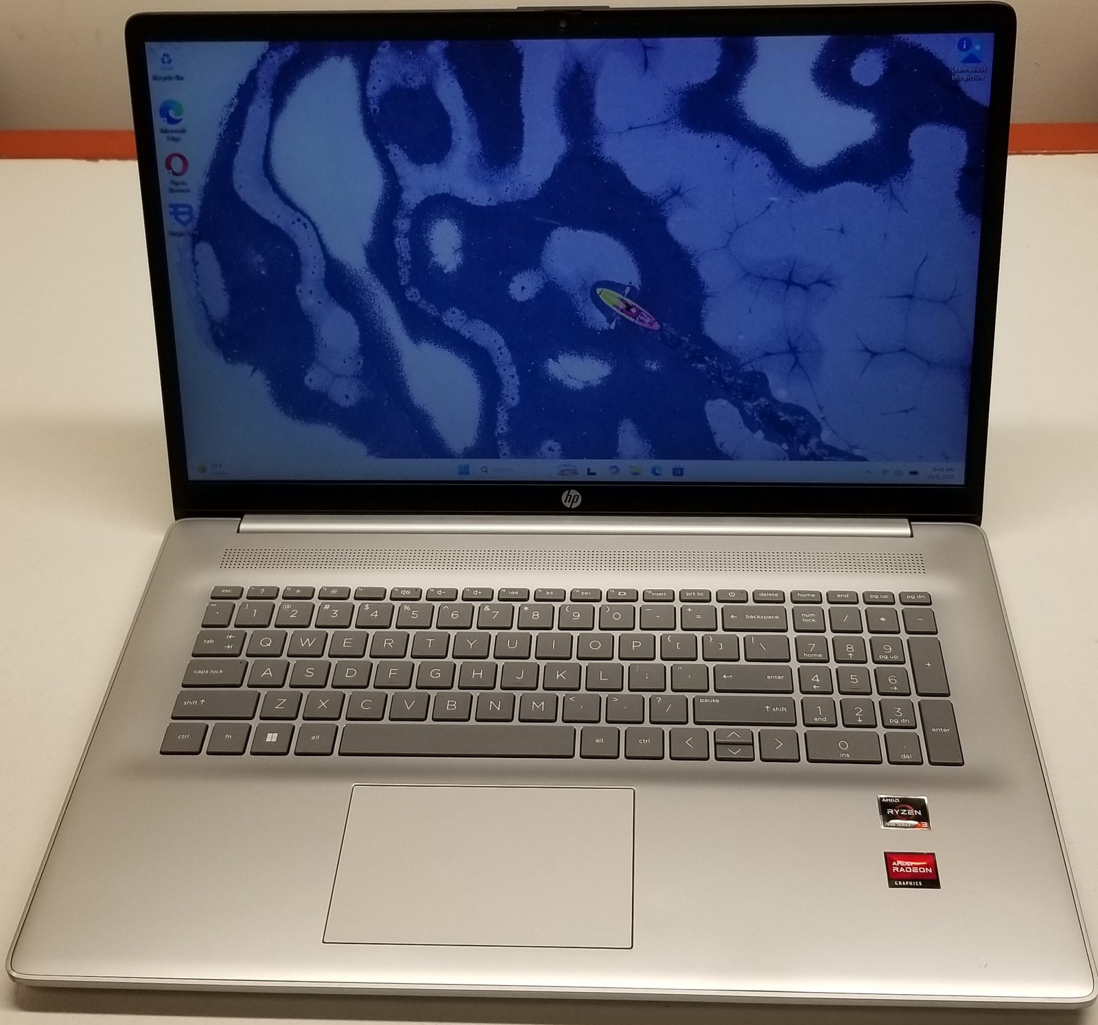 HP 17-CP2134OD LAPTOP 17.3in R3-7320U 8GB 256GB