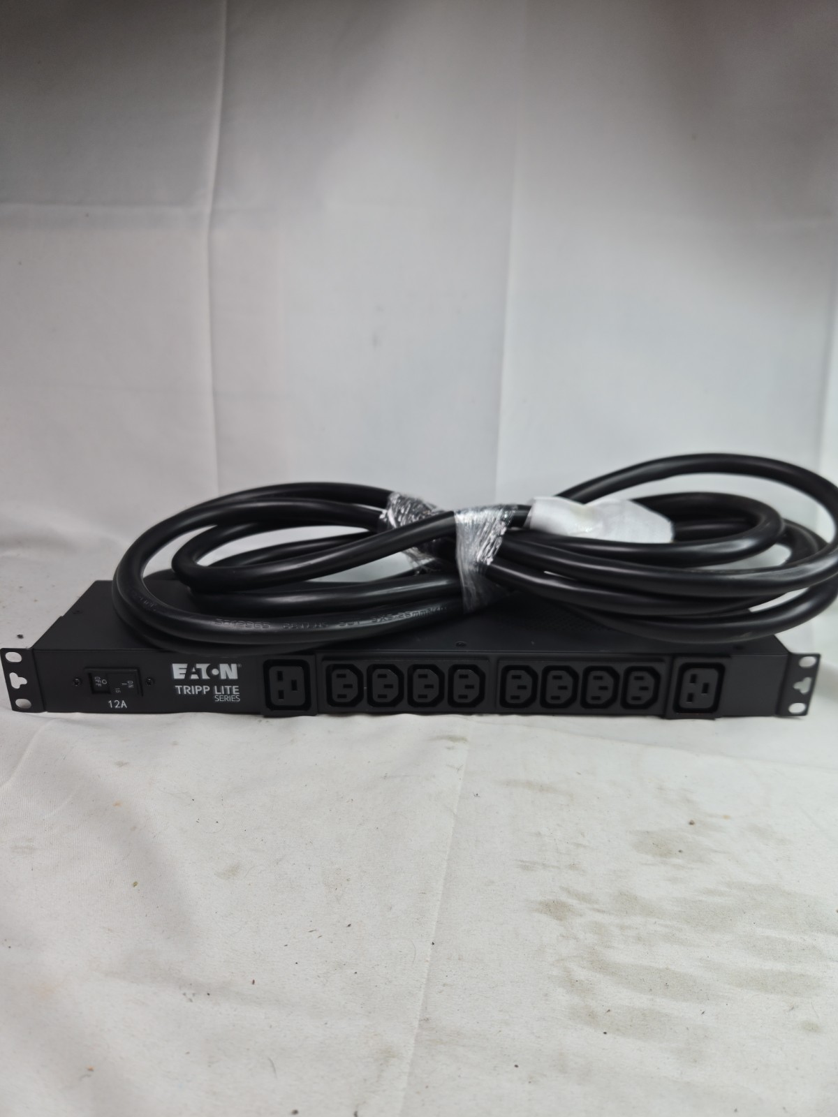 Tripp-Lite PDU1230 Power Distribution Unit 20-Outlet Series AG-087E Rack Mount