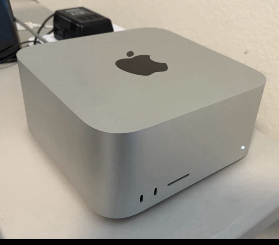 Apple Mac Studio M2 Max 12-Core CPU 30-Core GPU 32GB RAM 512GB 2023