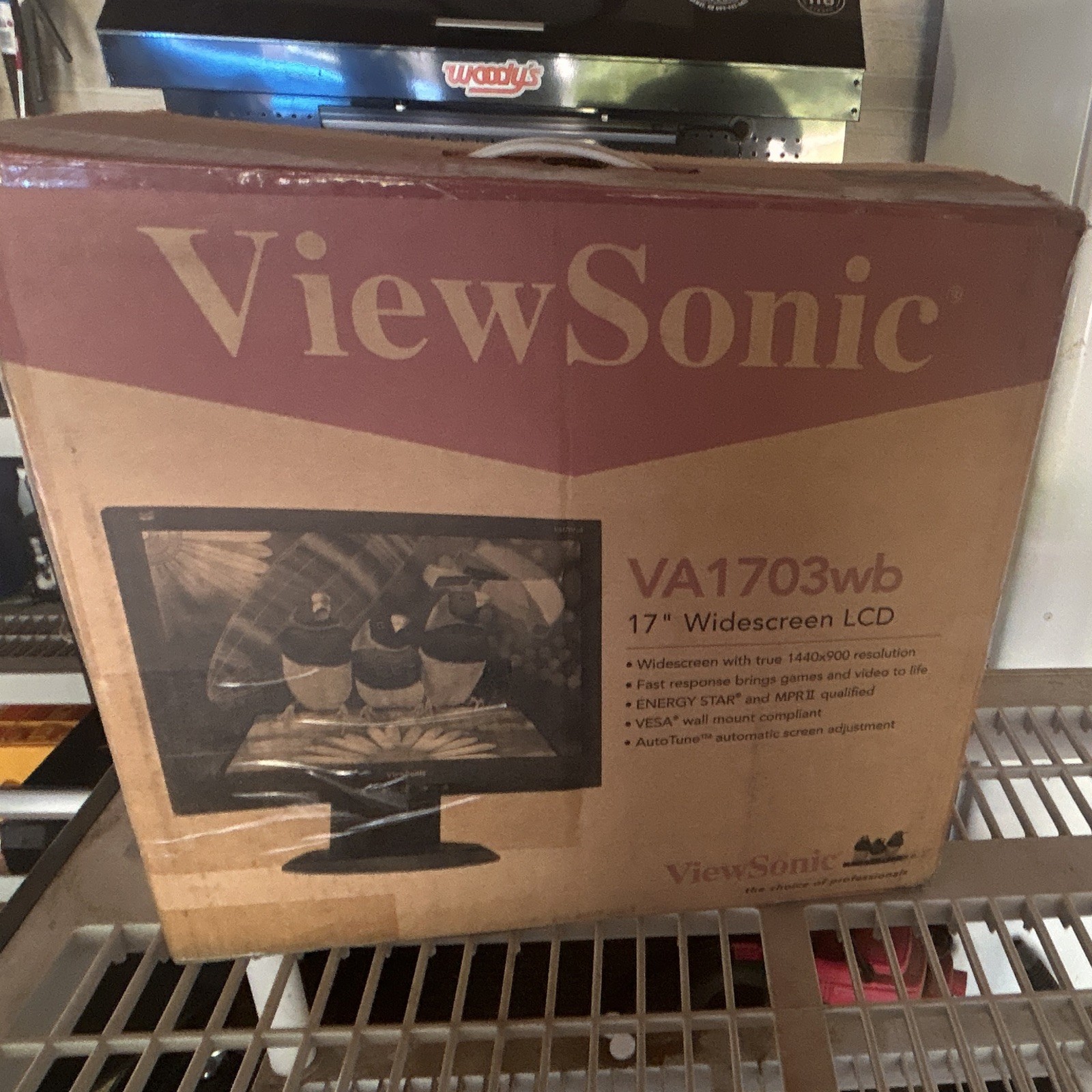 ViewSonic VA1703wb 17" Widescreen LCD 1440x900 VGA 5ms 800:1 Black