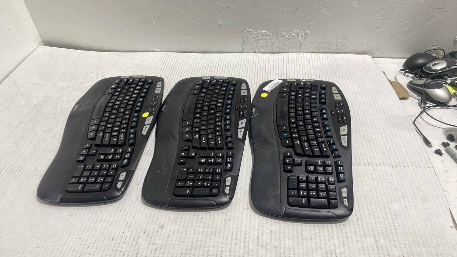 Logitech K350 Comfort Wave Wireless Ergonomic Keyboard Y-R0053 Black Lot of 3