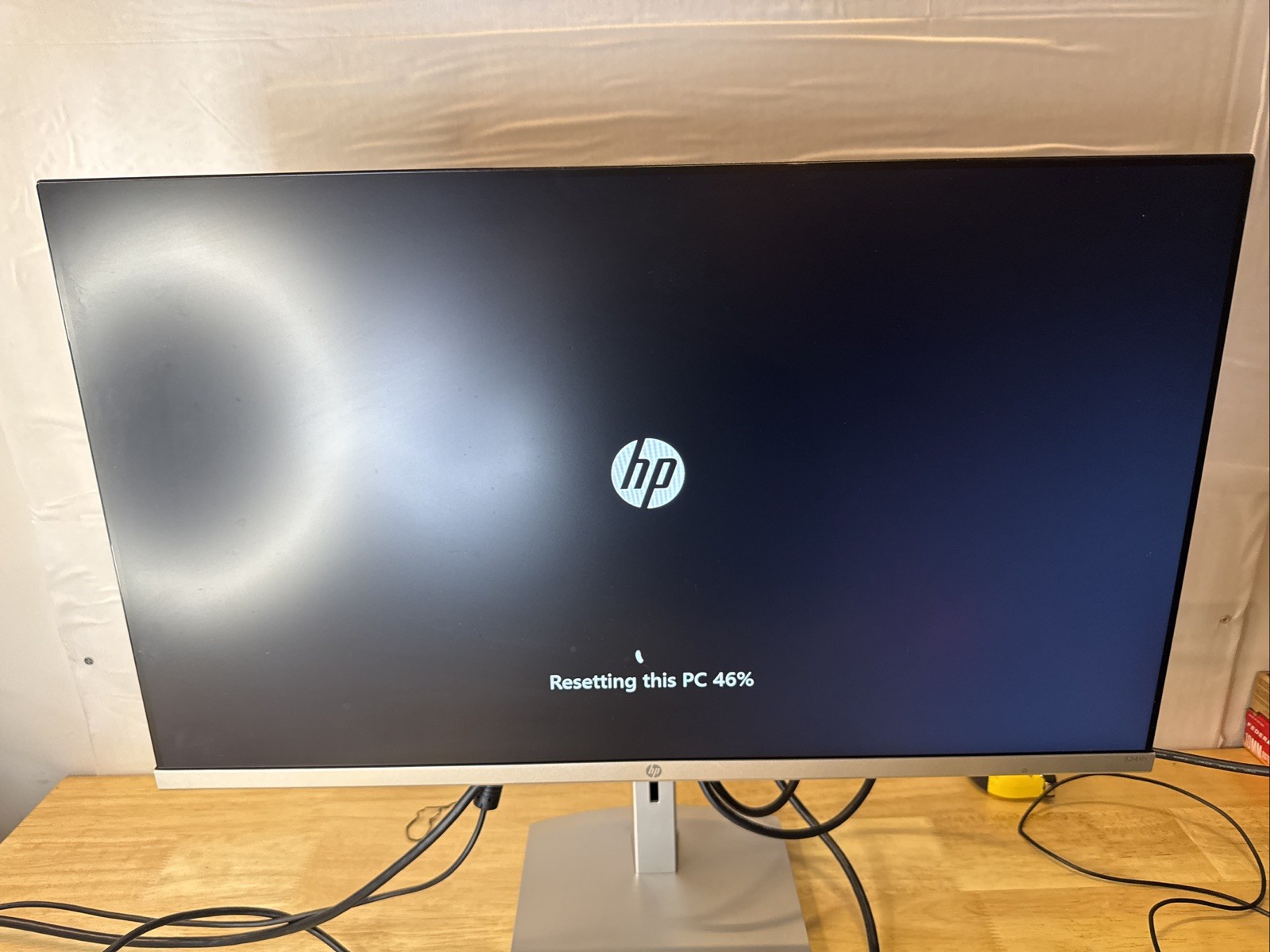 HP Series 5 23.8 inch FHD Height Adjust Monitor - 524sh (94C19AA)