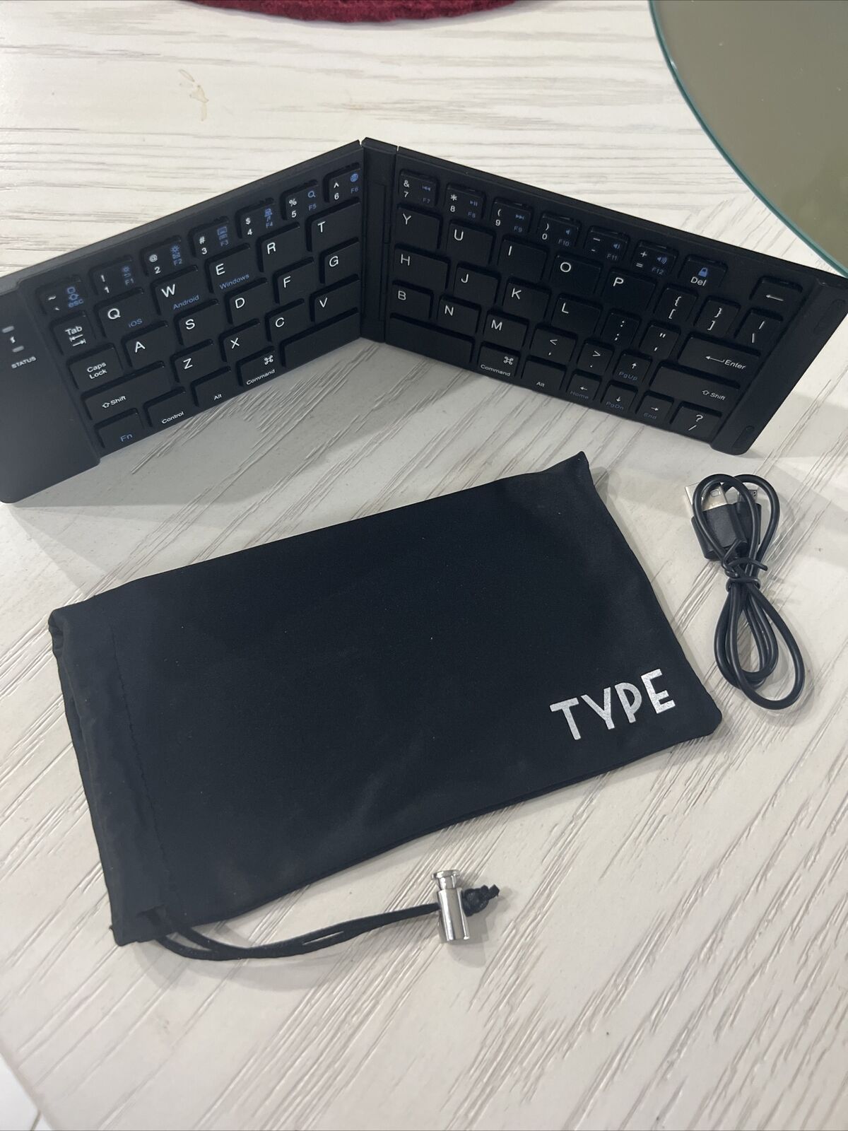 NIB SEALED🎱 FashionIt Type Wireless Keyboard Foldable Pocket Sz Bluetooth Black