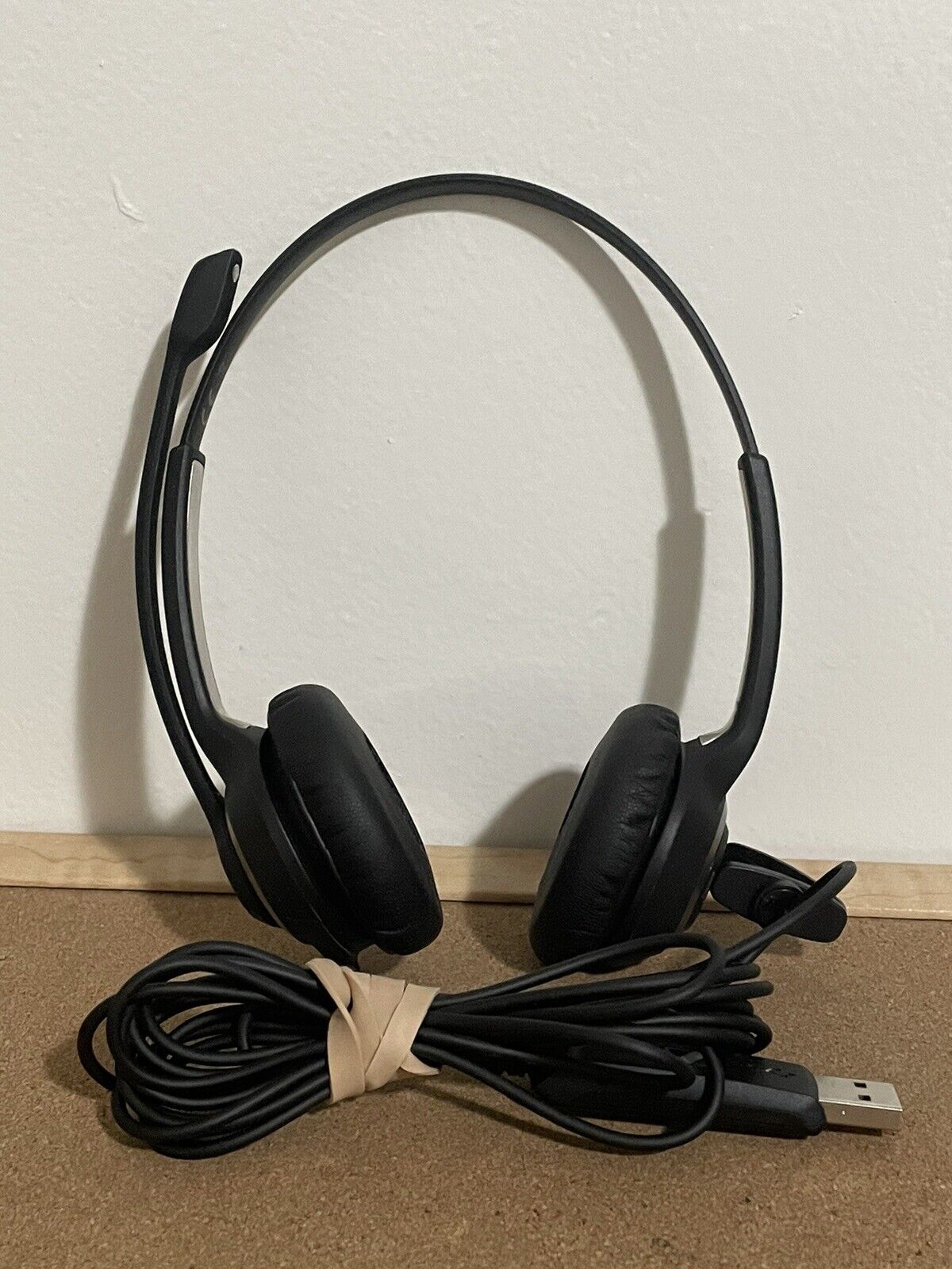 Sennheiser SC 260 Black Headband Headset Working