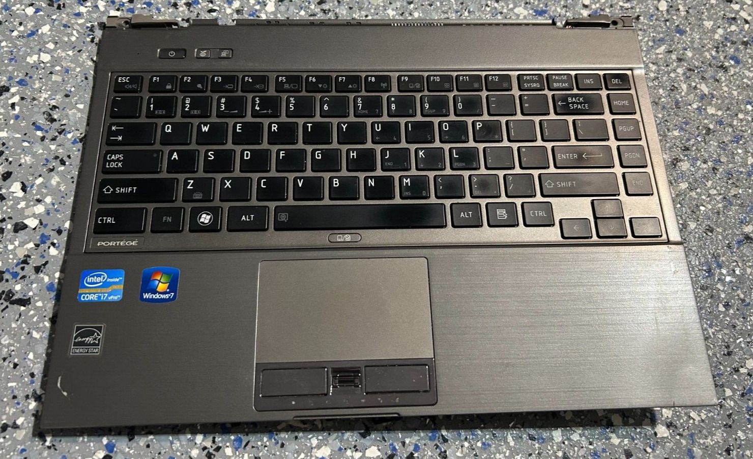 Toshiba Portege Z830 Palmrest US Keyboard W/ Board Speaker GM903241811A-C