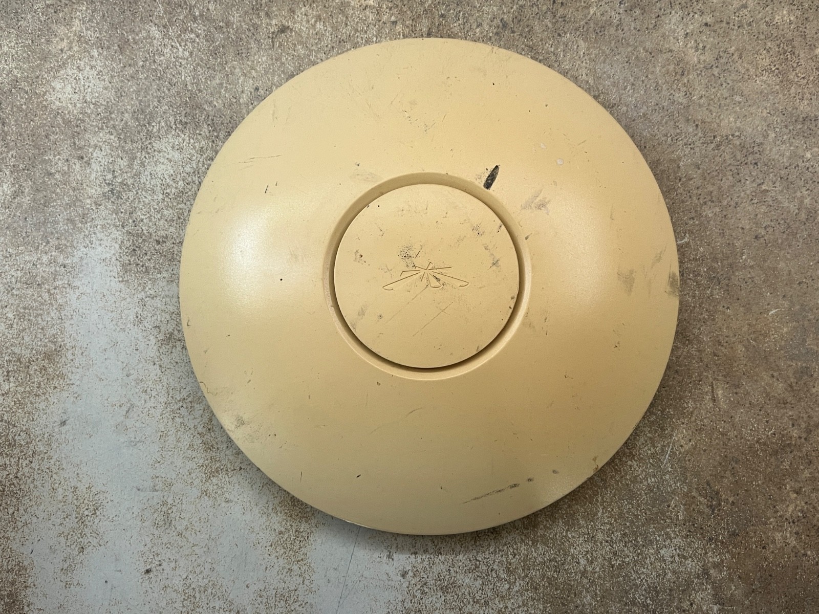 Ubiquiti Networks UAP-LR Wi-Fi System Long Range Network Access Point