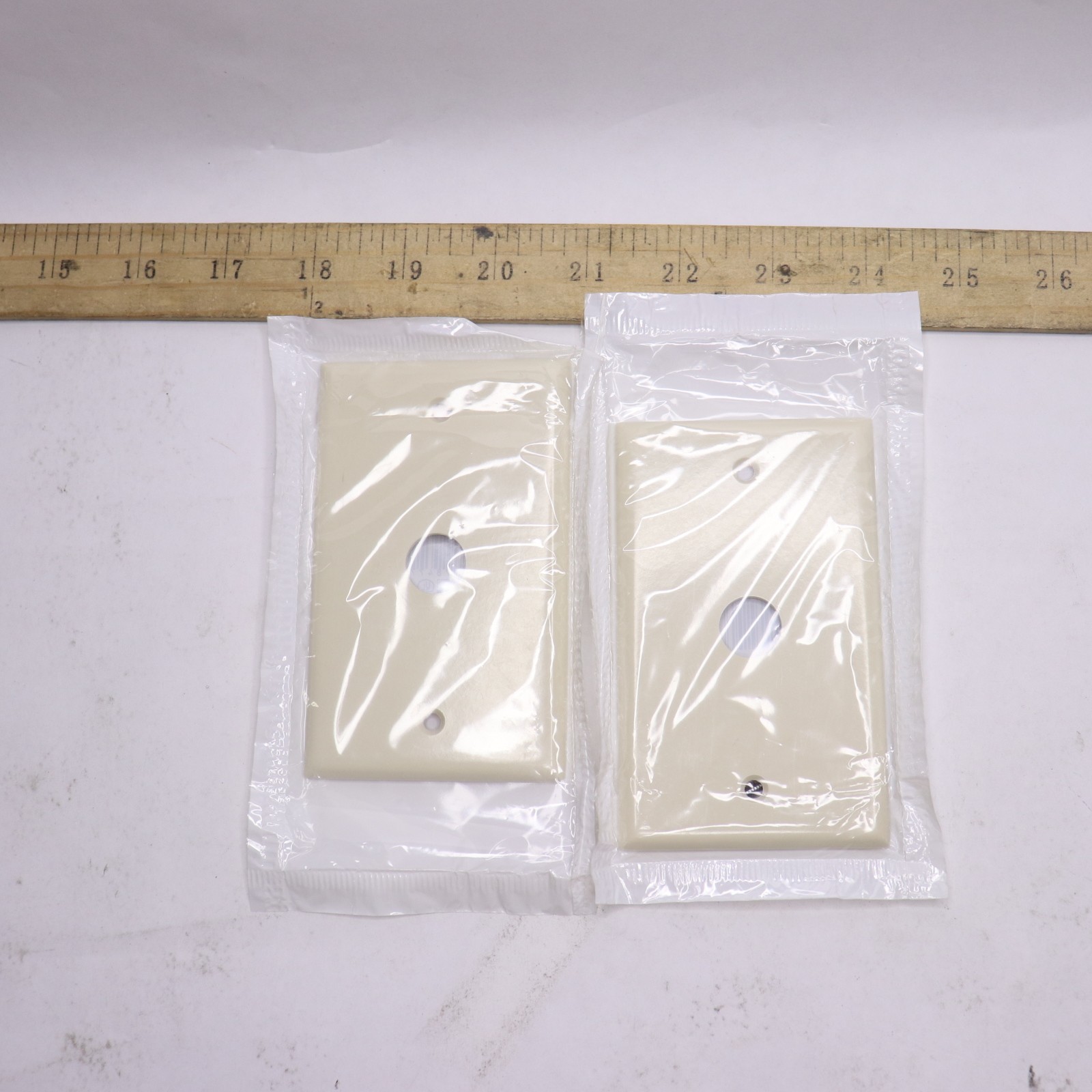 (2-Pk) Leviton Telephone/Cable Wallplate Standard Size Thermoset 1-Gang 78017-T