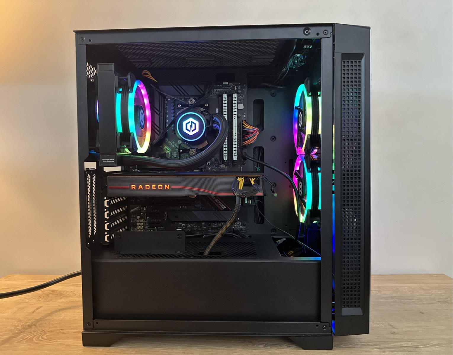 CyberPowerPC AMD Ryzen 7 3700X, 16GB RAM, 1TB SSD, RX 5700 XT, ROG Motherboard