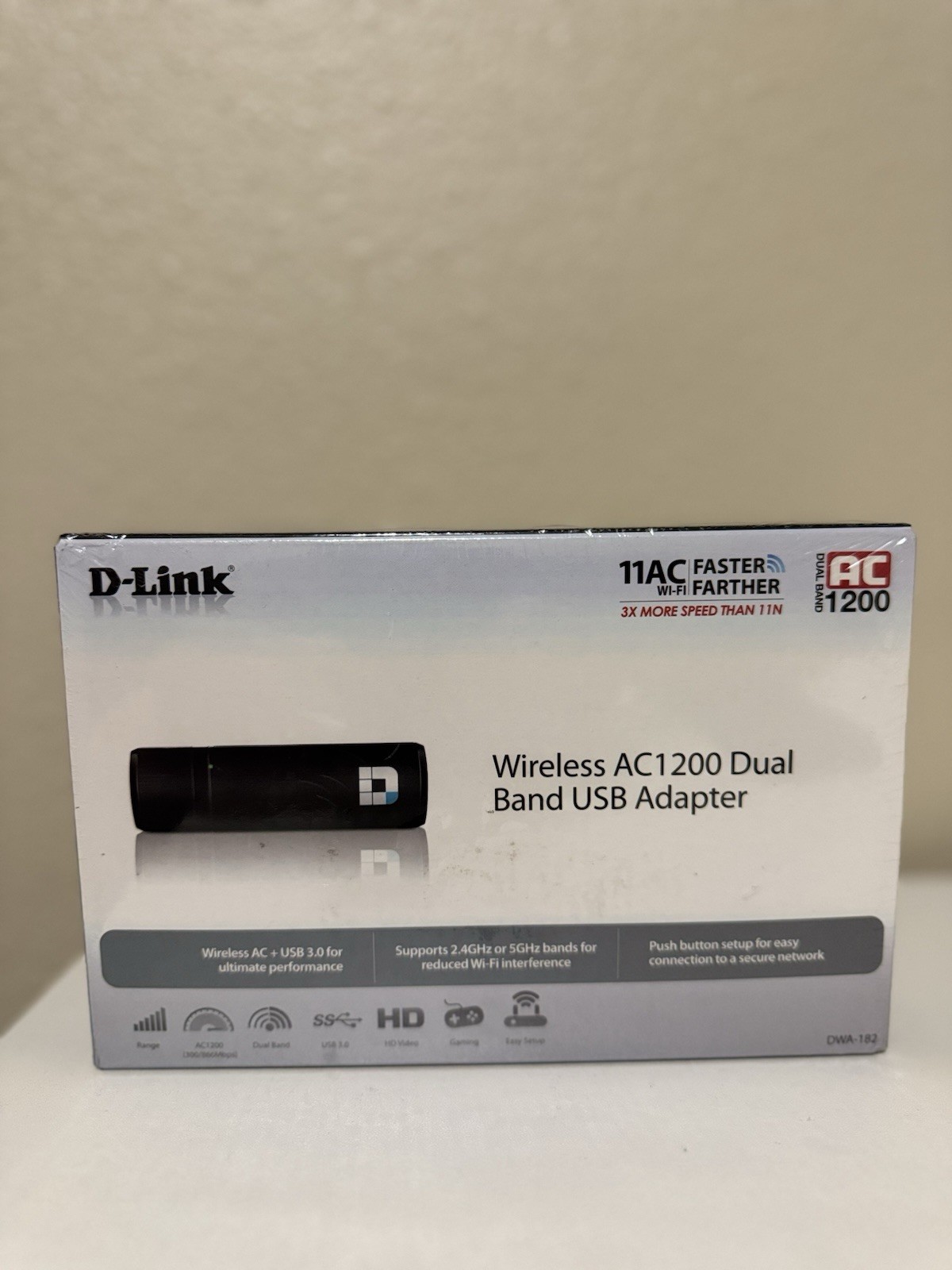 D-Link WiFi USB 3.0 Adapter AC1200 Wireless Internet Dual Band Network (DWA-182)