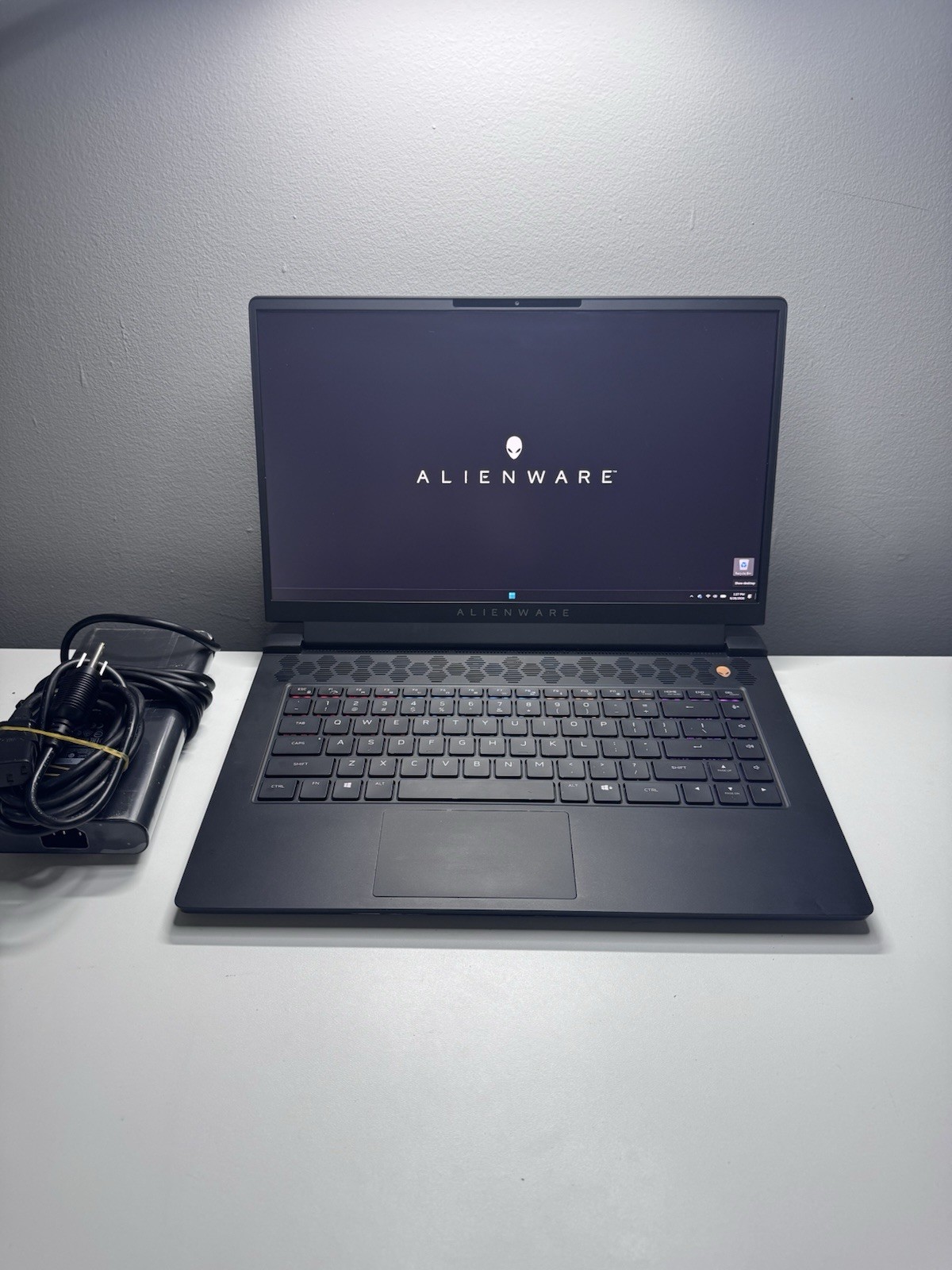 Dell Alienware m15 R5 FHD 360Hz 3.3 GHz Ryzen 9 5900HX 16GB 1TB RTX 3070