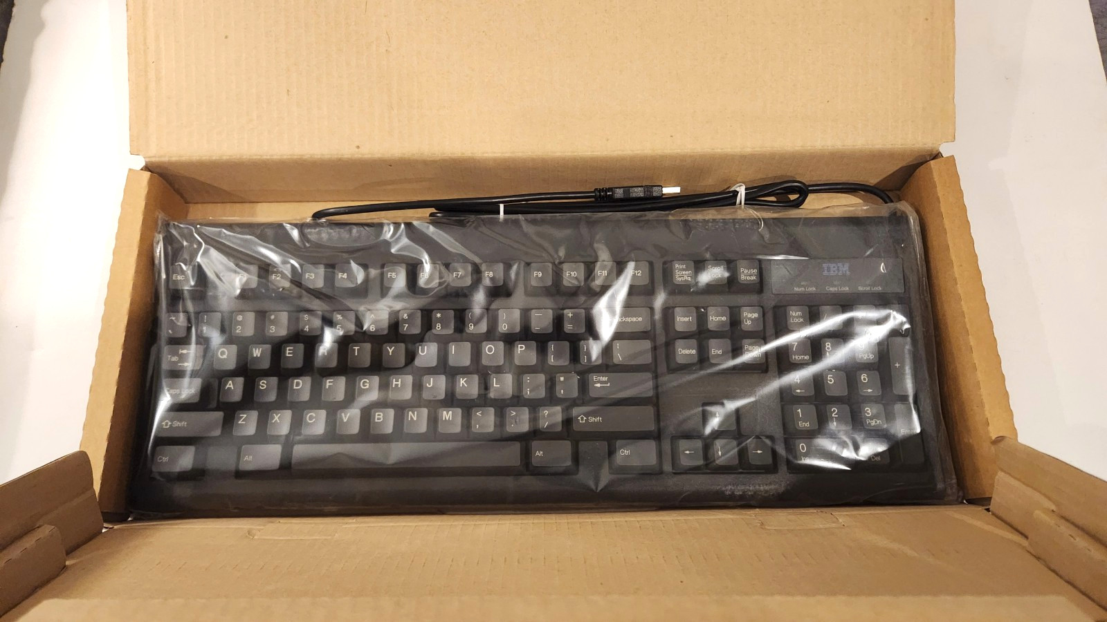 NEW IBM Netvista USB Wired Computer Keyboard - PN 37L2644 - KUM6323 - NOS