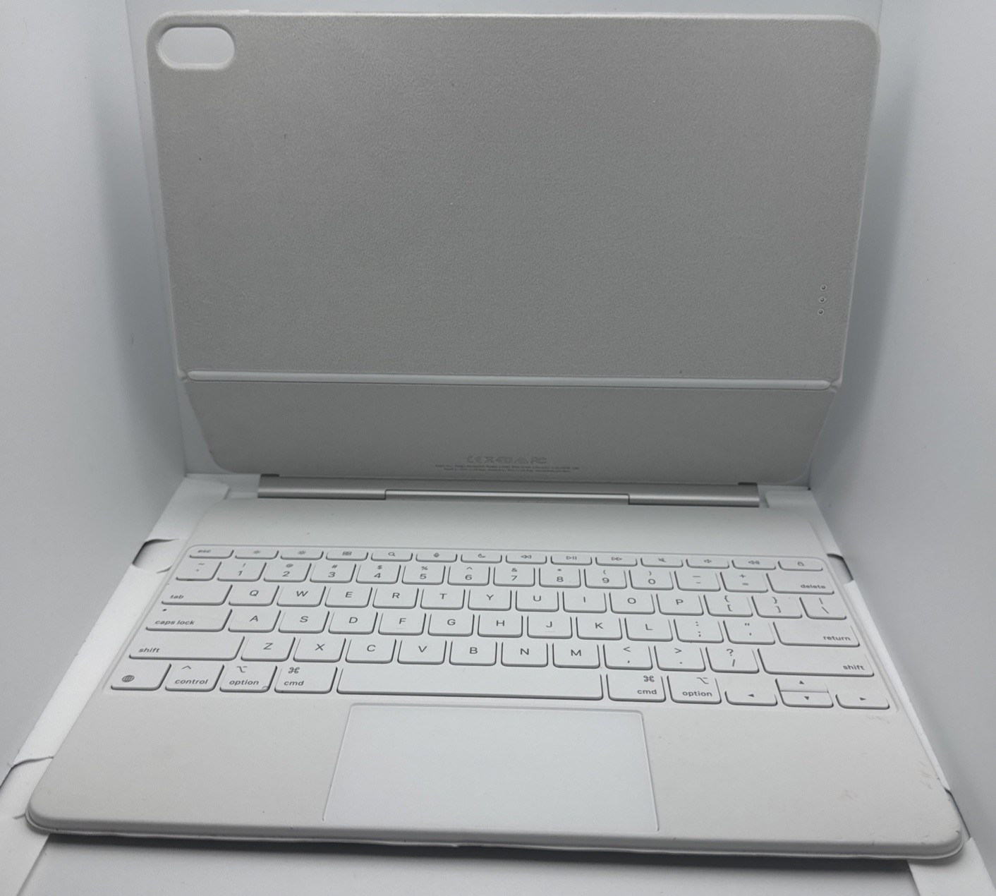 Apple Magic Keyboard For iPad Air 13 Inch M2 M3 M4 Model A3340 White Open Box