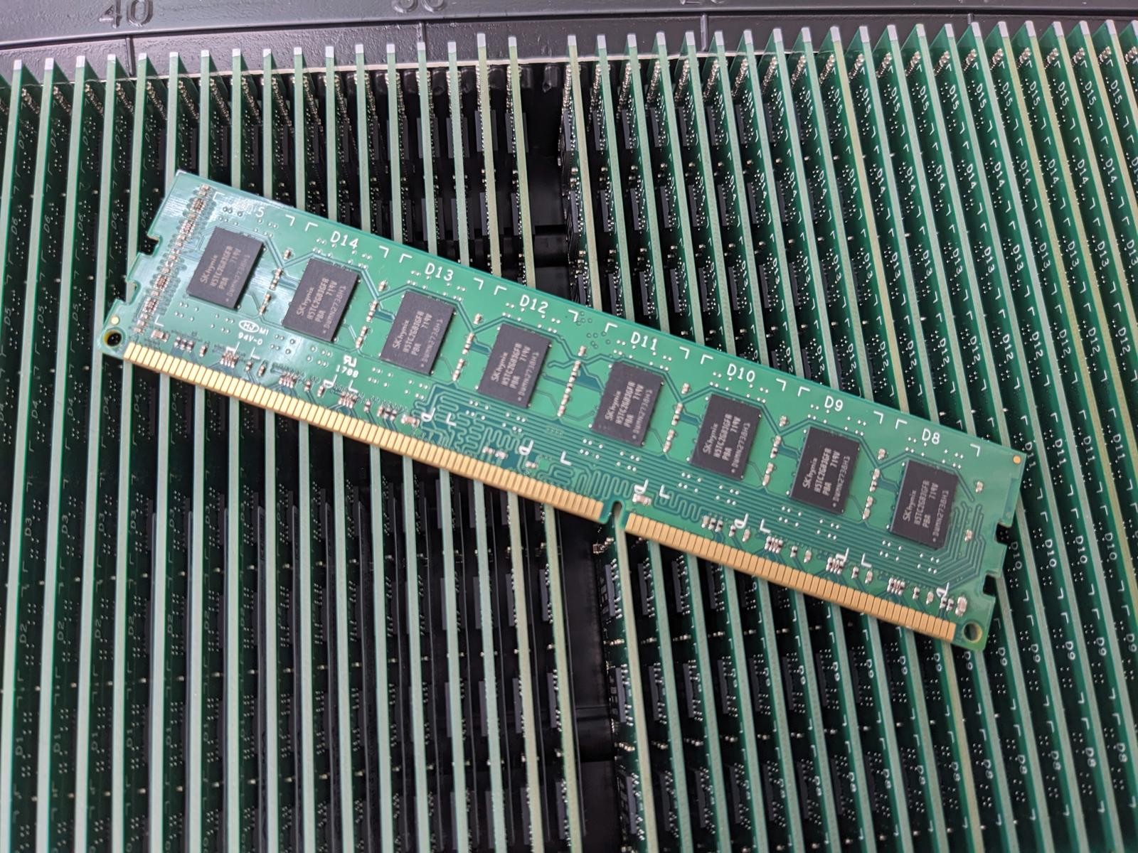 Samsung Axiom Desktop Memory 16gb (4x4GB) Computer RAM DDR3-1600 Non-ECC PC3 CN
