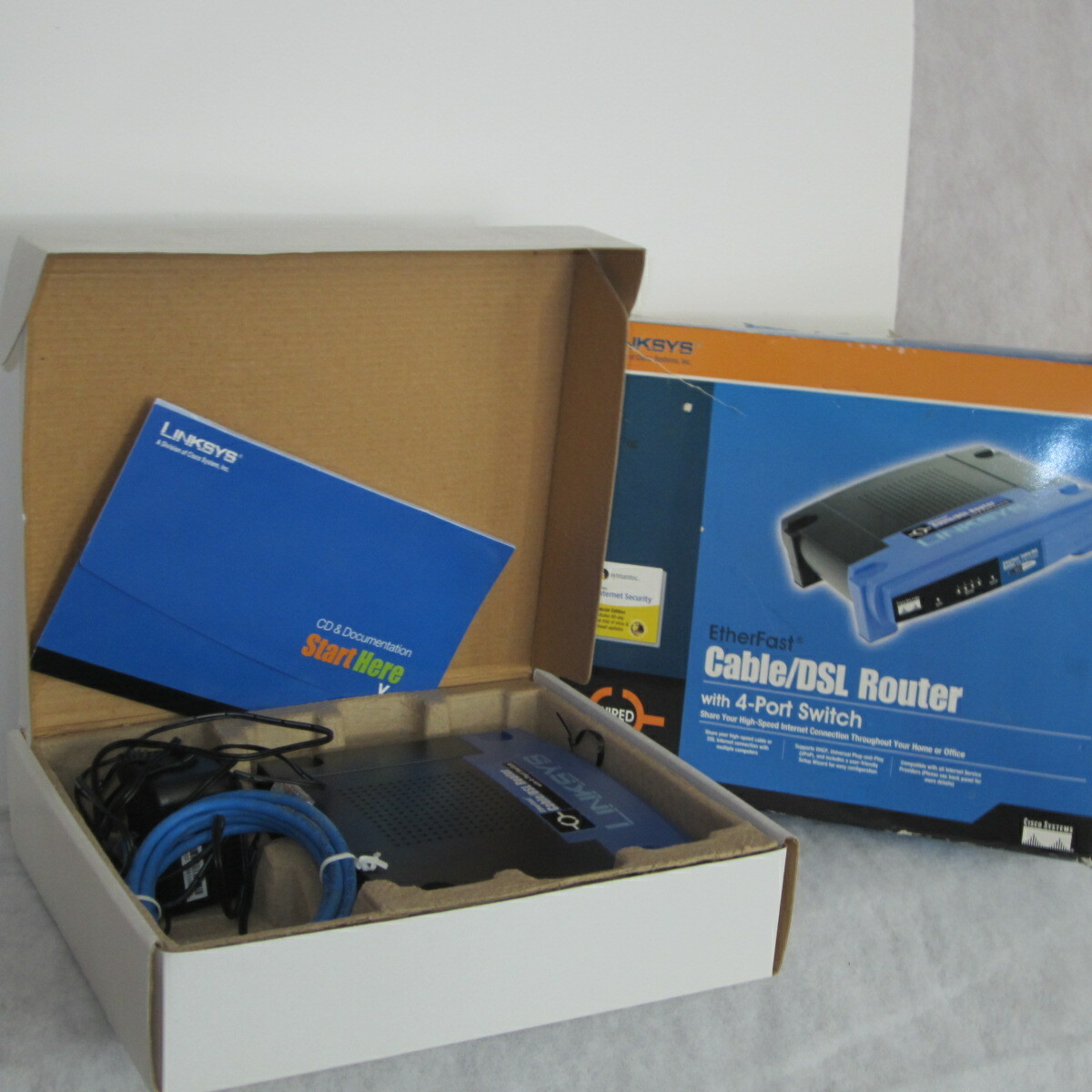 Linksys BEFSR41 4-Port 10/100 Wired Router BEFSR41 v4.1In