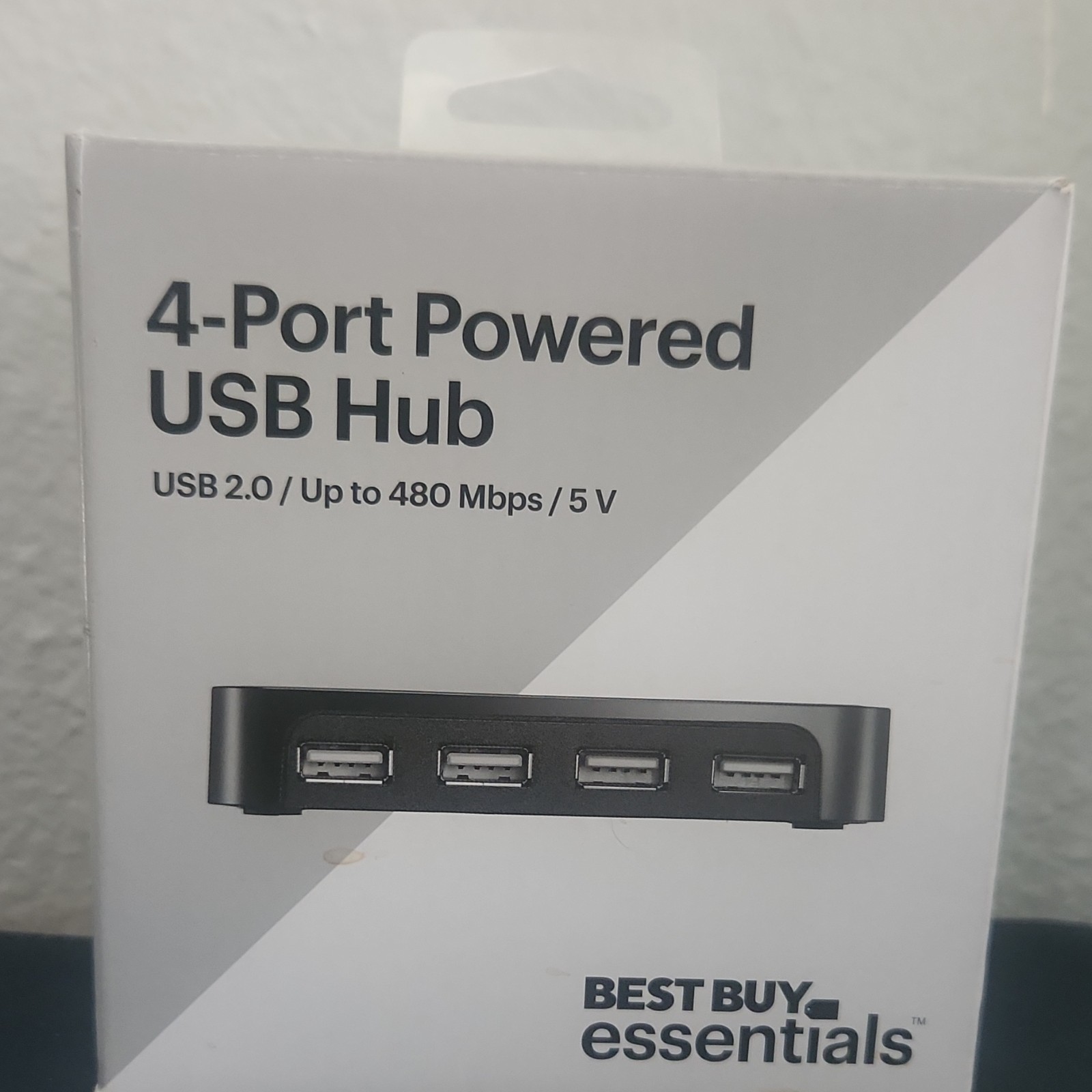 Best Buy essentials 4-Port Powered USB 2.0 Hub, LED Display, Black