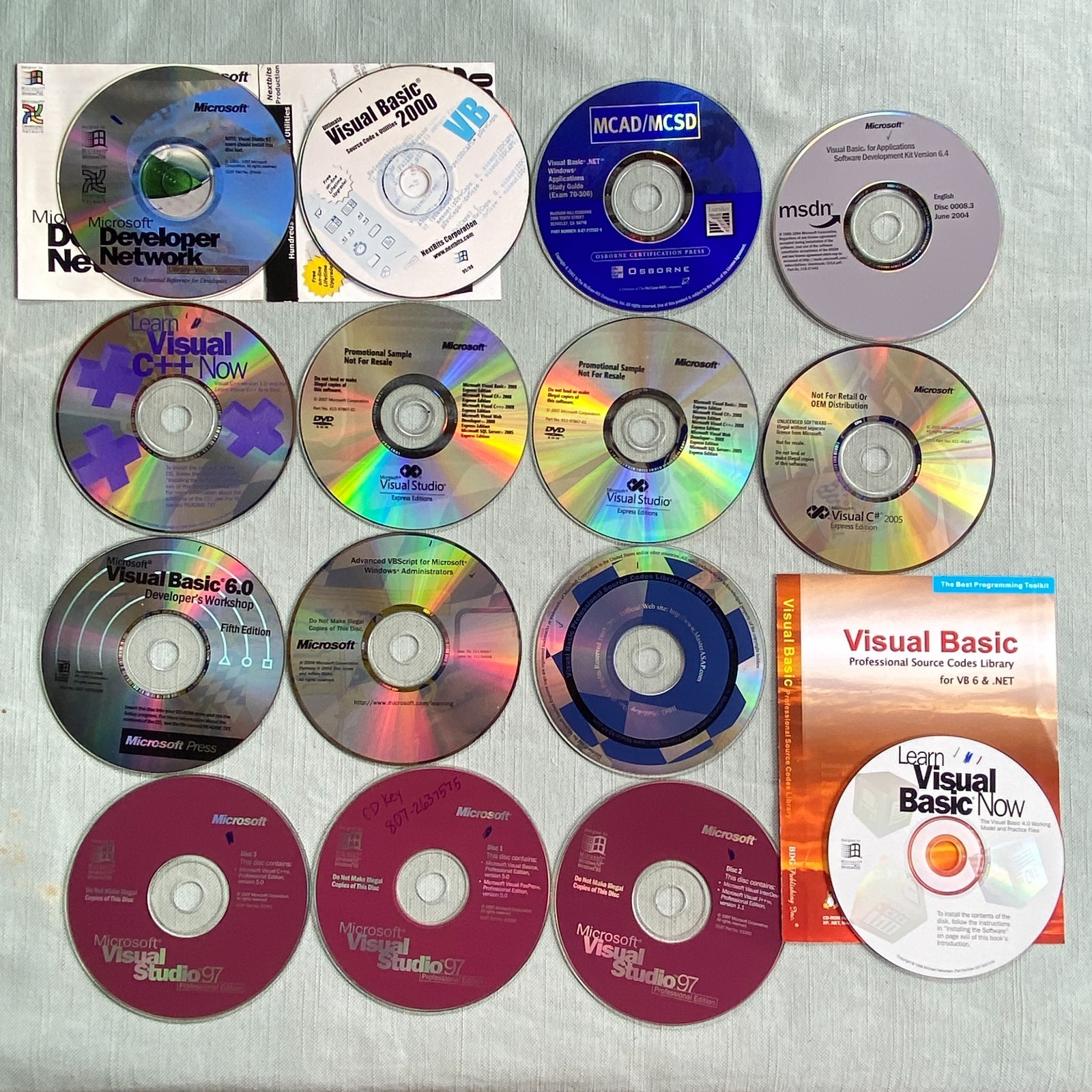 Microsoft MSDN PC CD Software Visual Basic C++ C# Now VBscript Studio Developer