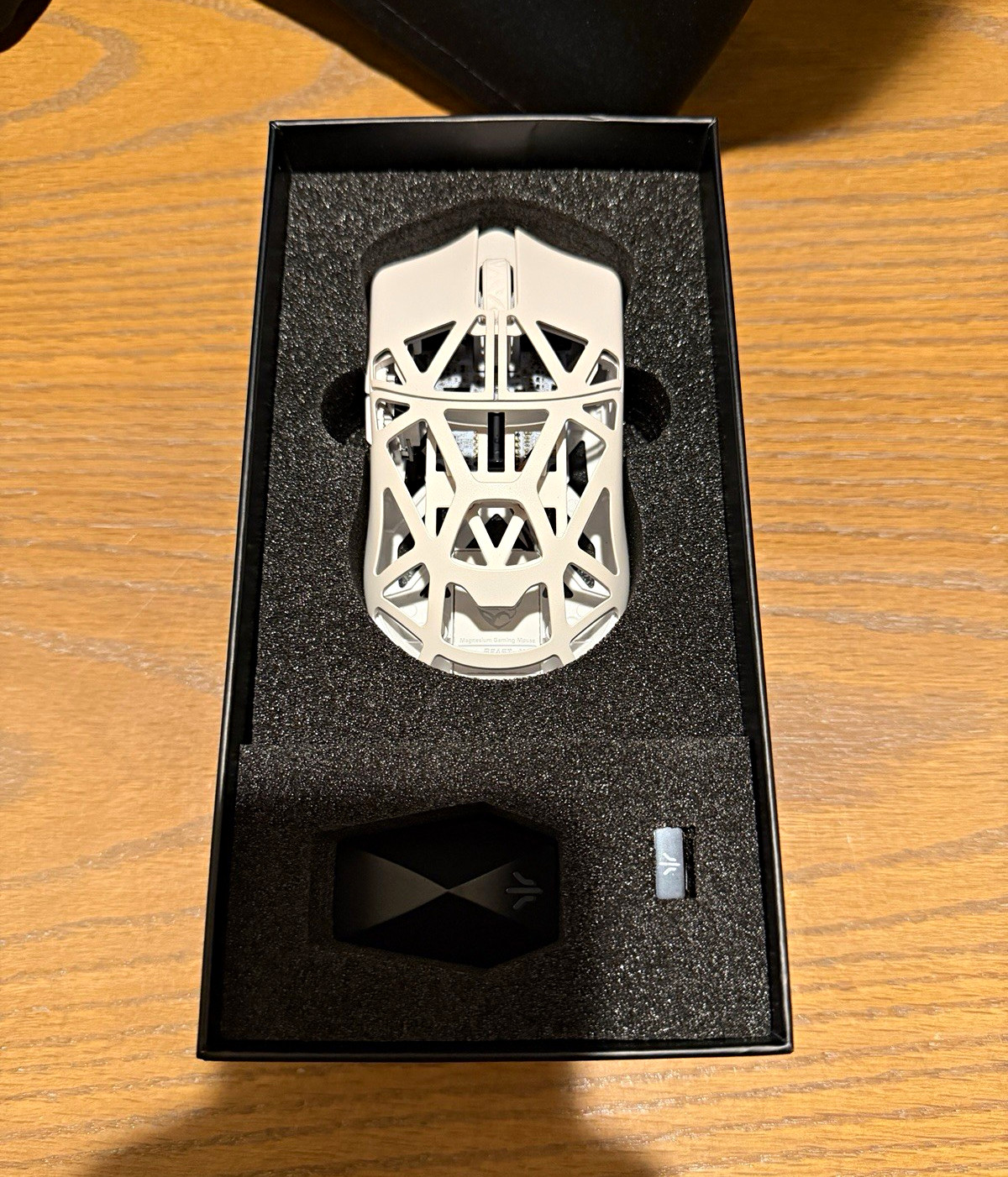 WLMOUSE Beast X Max Magnesium Mouse Milky White OMRON Opticals Solid Sides
