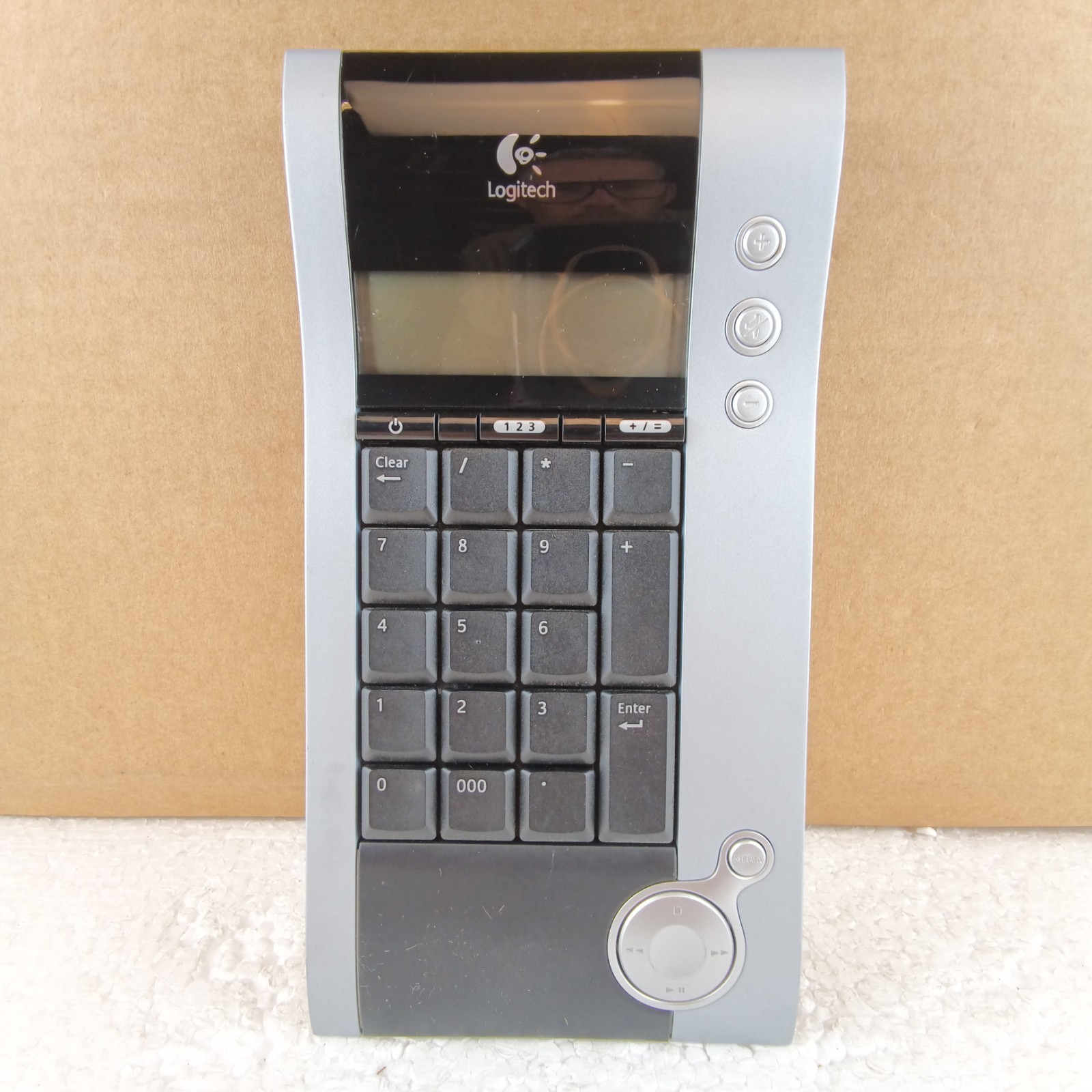 Logitech Cordless Numeric Pad Y-RX43 Wireless Keypad Media Remote Display Piece
