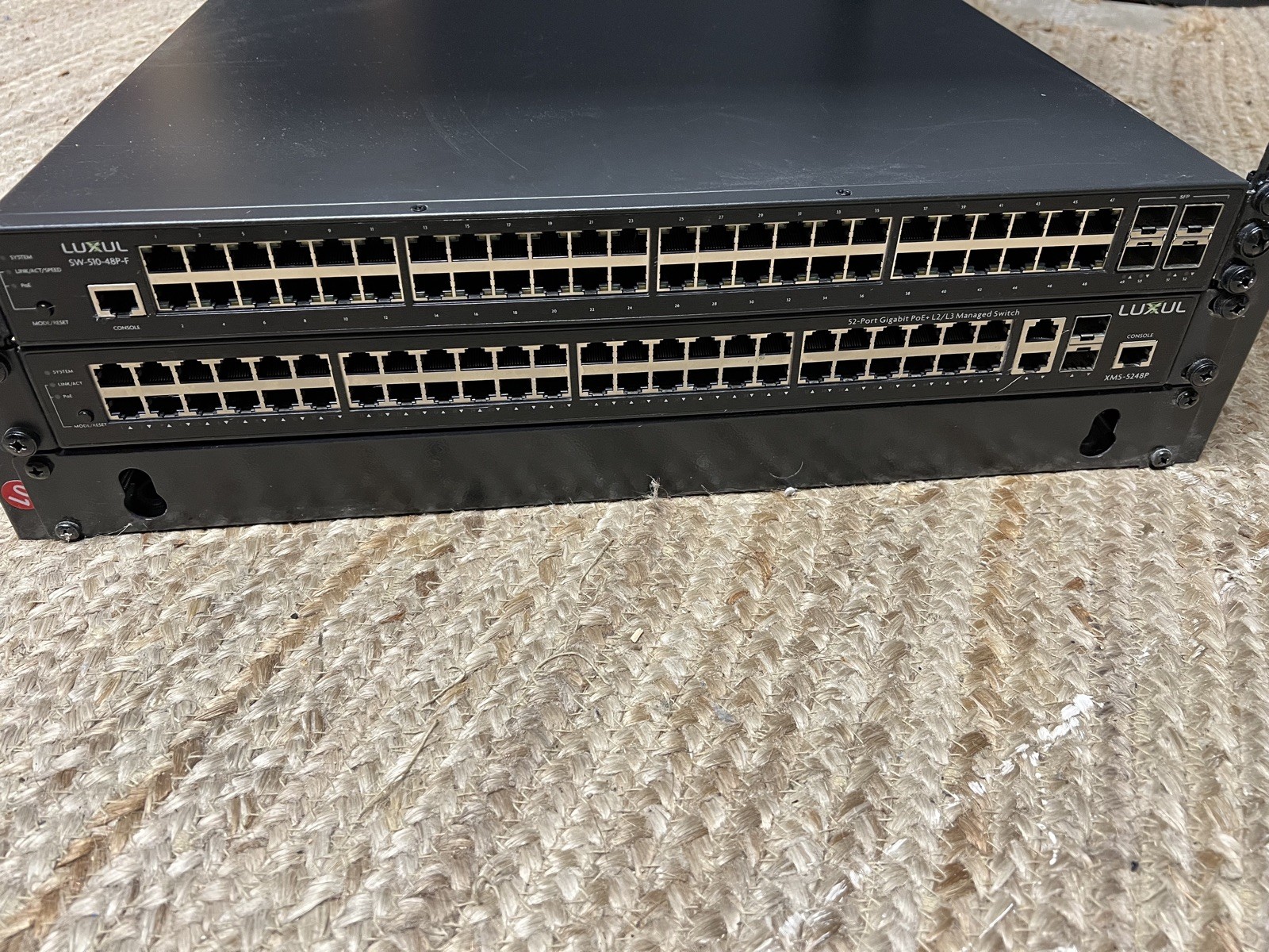 LUXUL XMS-5248P POE MANAGED NETWORK SWITCH  T8-D13 36102