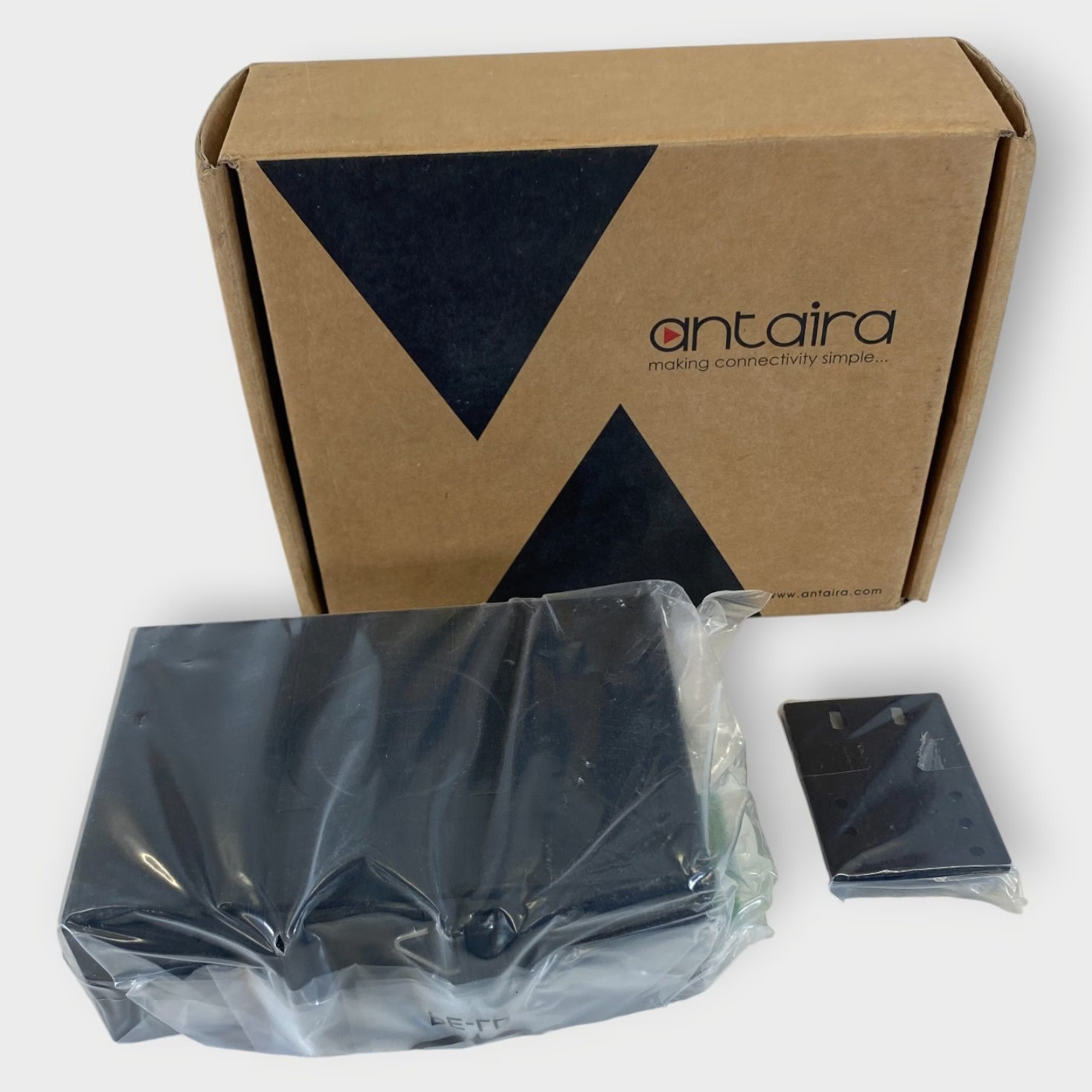 Antaira Technologies LNP-0500-24-T Unmanaged Ethernet Switch - New/Old Stock