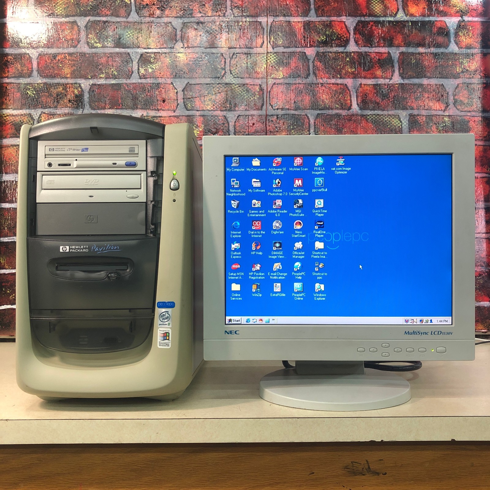 HP Pavilion PeoplePC Retro Gaming PC Pentium III CPU 640MB RAM (Windows 98 SE)