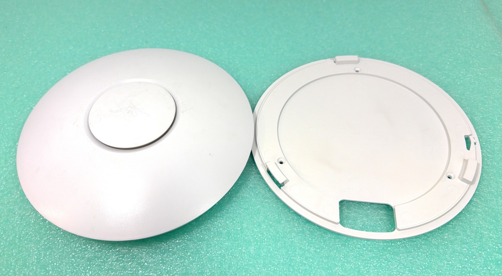 Ubiquiti UniFi AP PRO UAP-PRO Dual-Band 450 Mbps 2x RJ-45 White